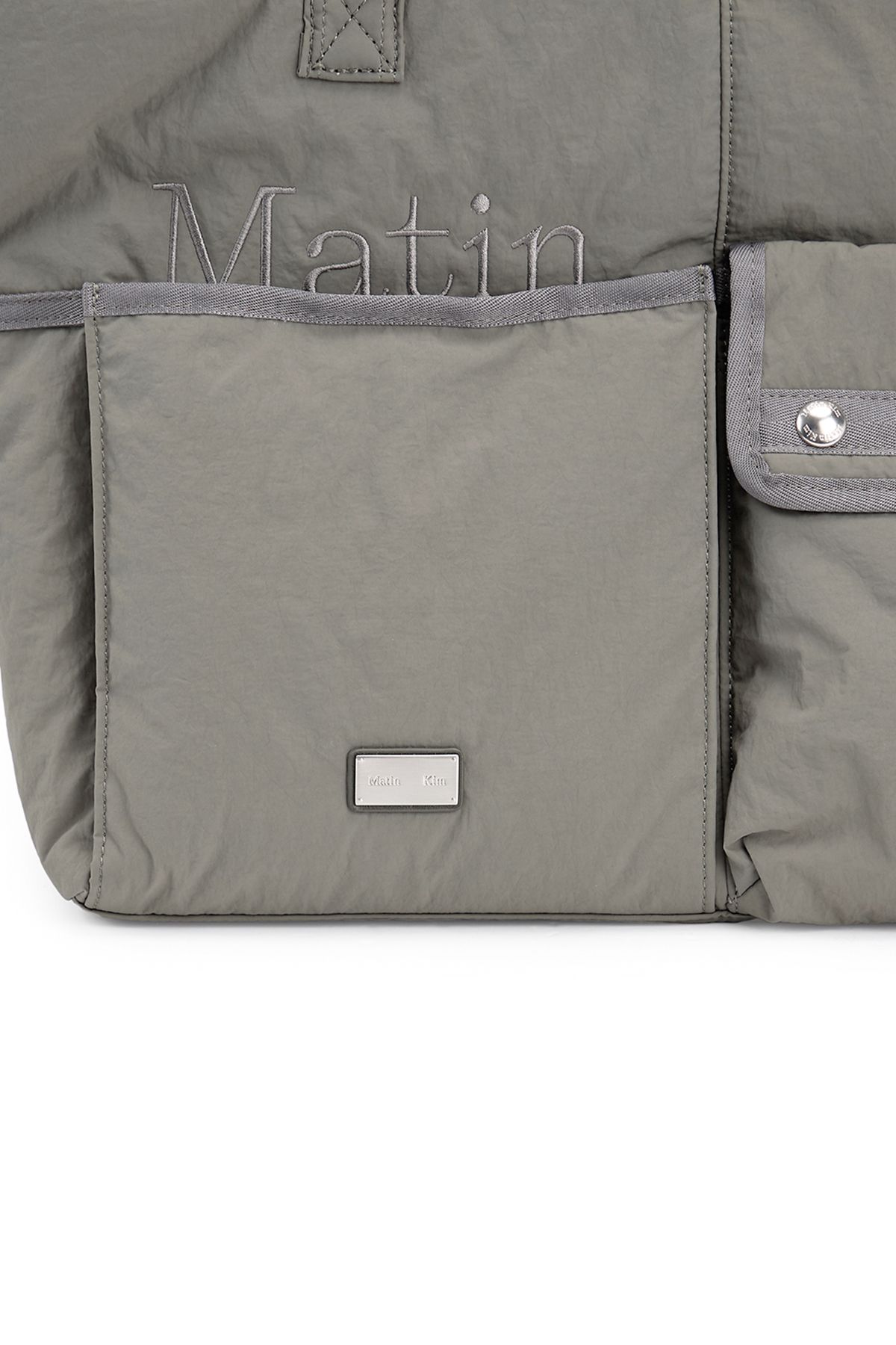 無料配送 ★ Matin Kim ★ NYLON POCKET BAG NYLON POCKET BAG IN CHARCOAL – Matin Kim