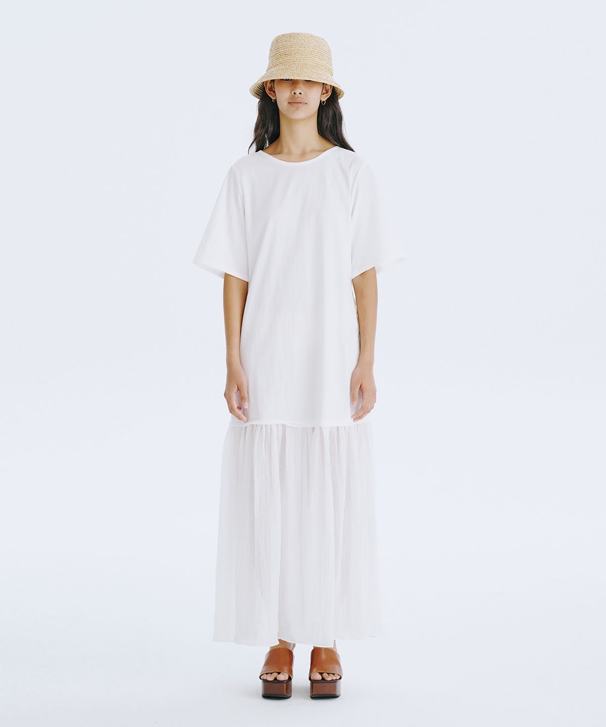 분더캄머(WNDERKAMMER) Bare Back Shirring Dress_White