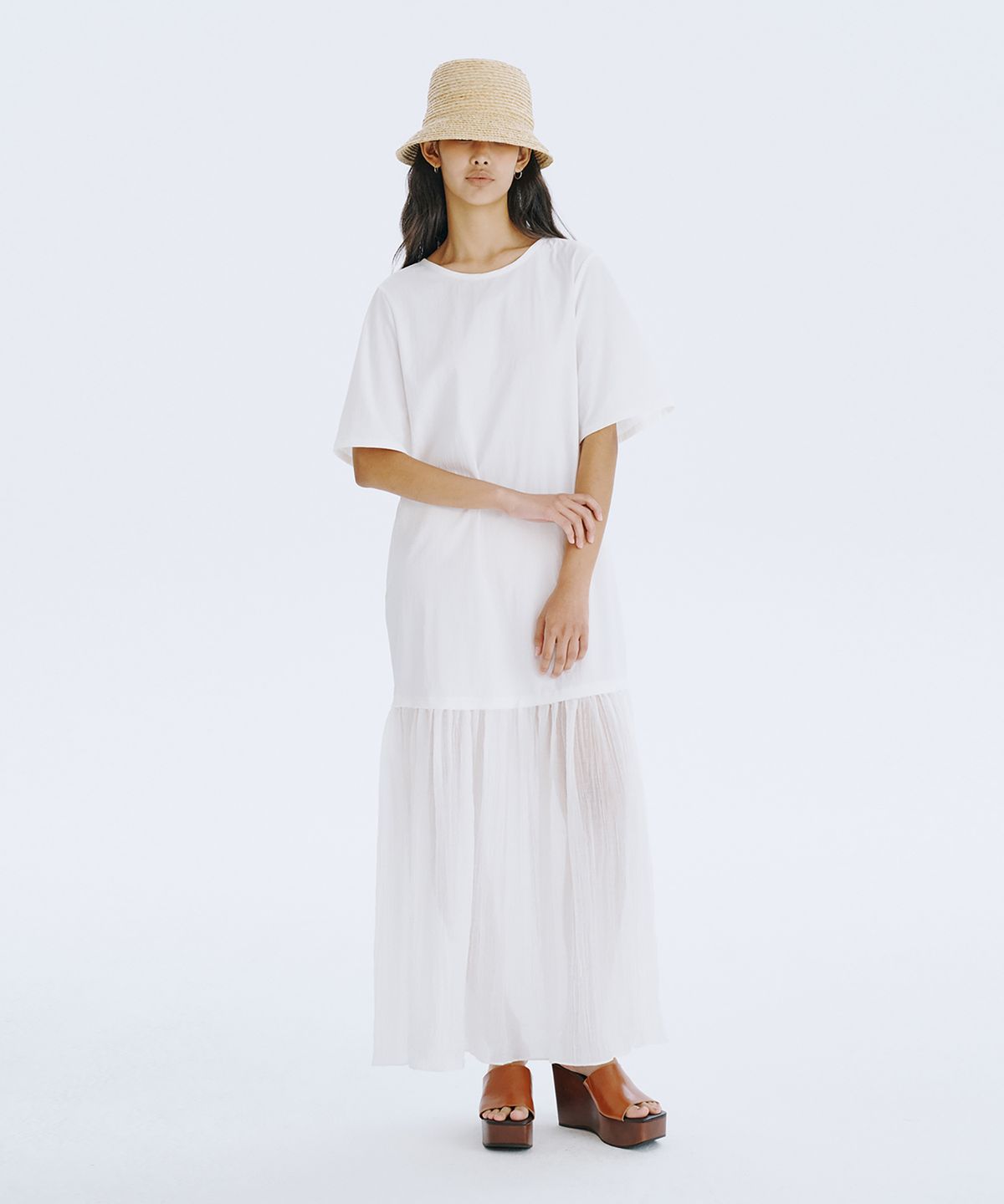 분더캄머(WNDERKAMMER) Bare Back Shirring Dress_White
