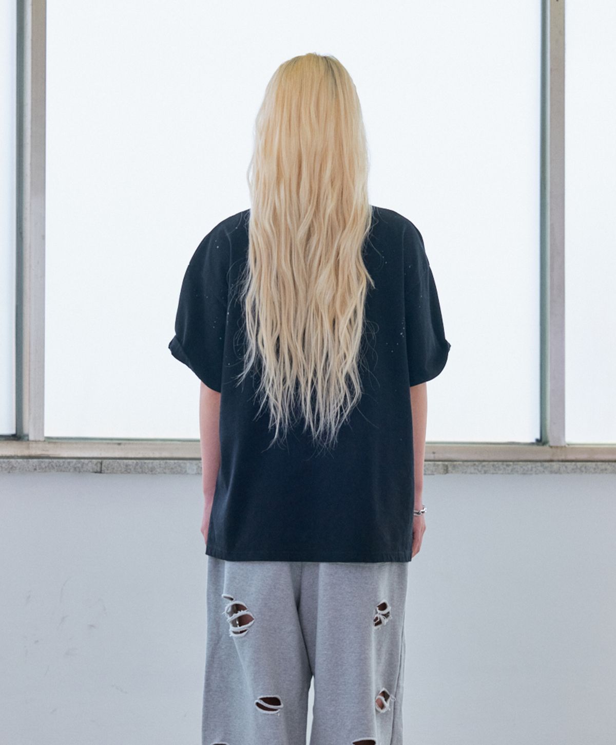 런던파퓸스 아카이브(LONDON PARFUMS ARCHIVE) SKEL-DROP T-SHIRT BLACK