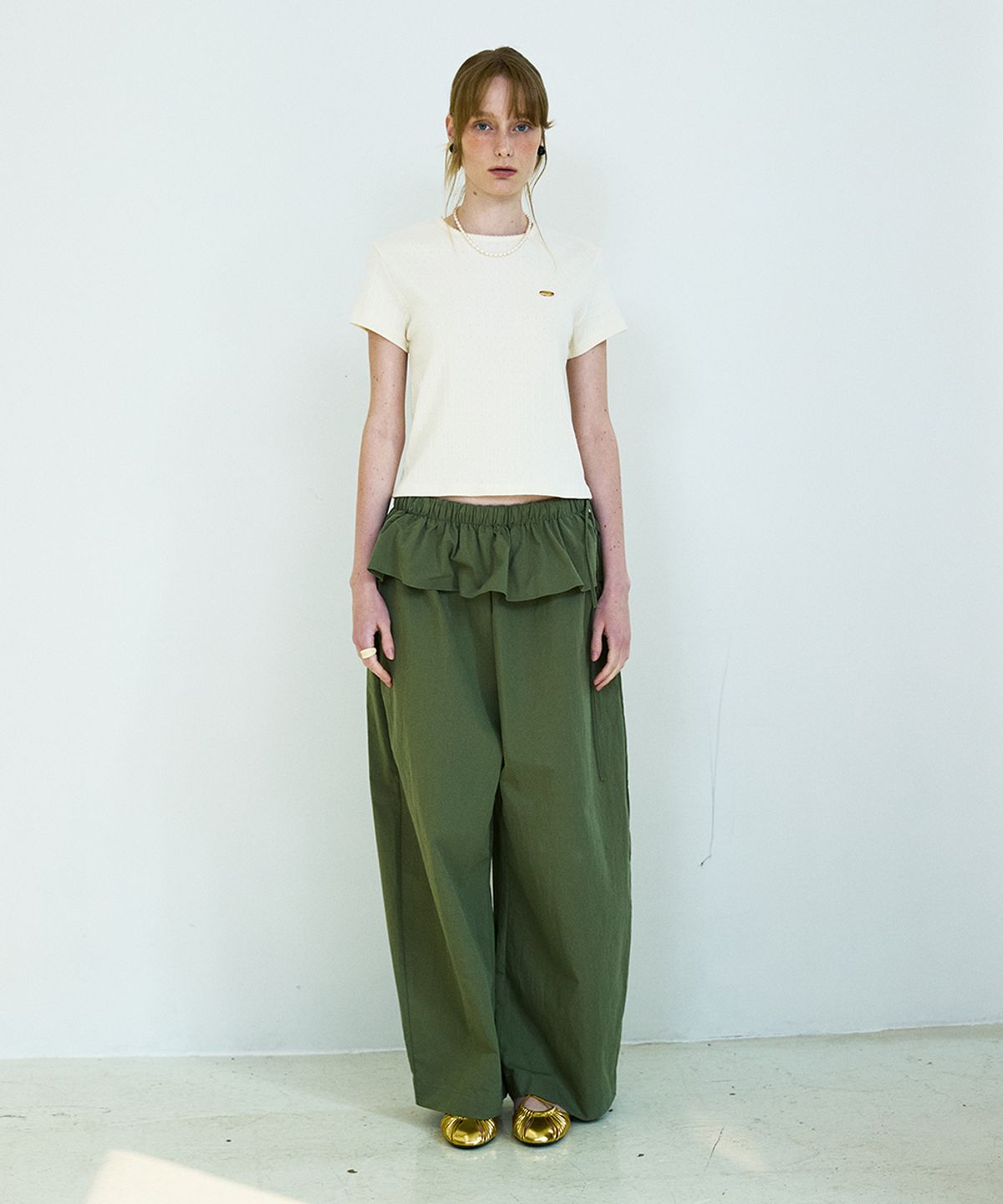 코케트(COQUET) Neck Needle Work Detail T Cream