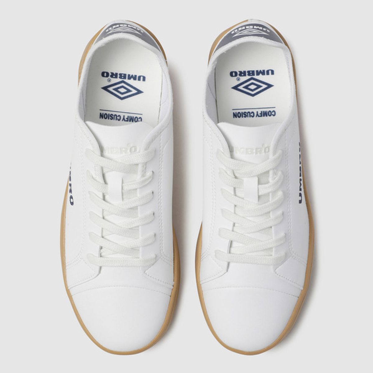 엄브로(UMBRO) WEMBLEY (웸블리) 아이보리(UQ323CCU81)