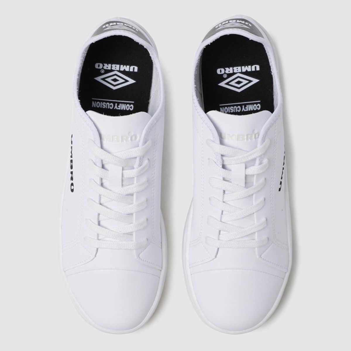 엄브로(UMBRO) WEMBLEY (웸블리) 화이트(UQ323CCU81)