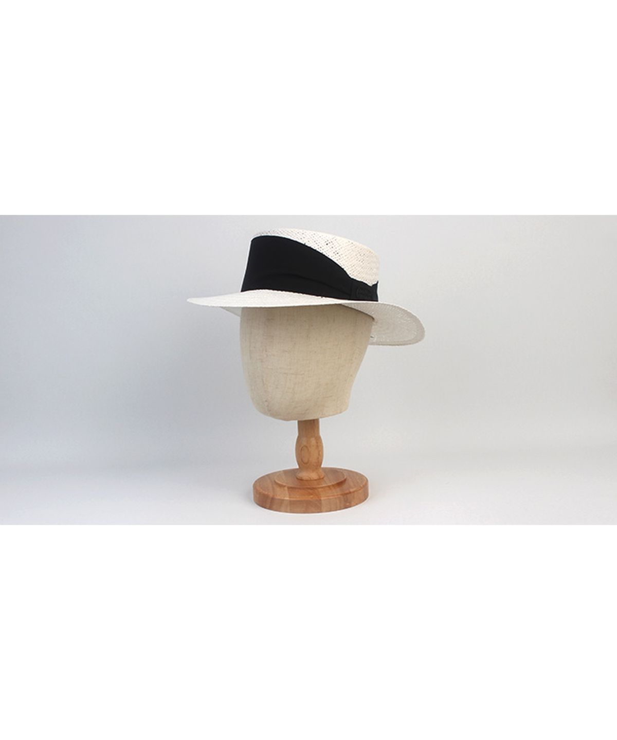 유니버셜 케미스트리(UNIVERSAL CHEMISTRY) Bold Line White Panama Hat 파나마햇