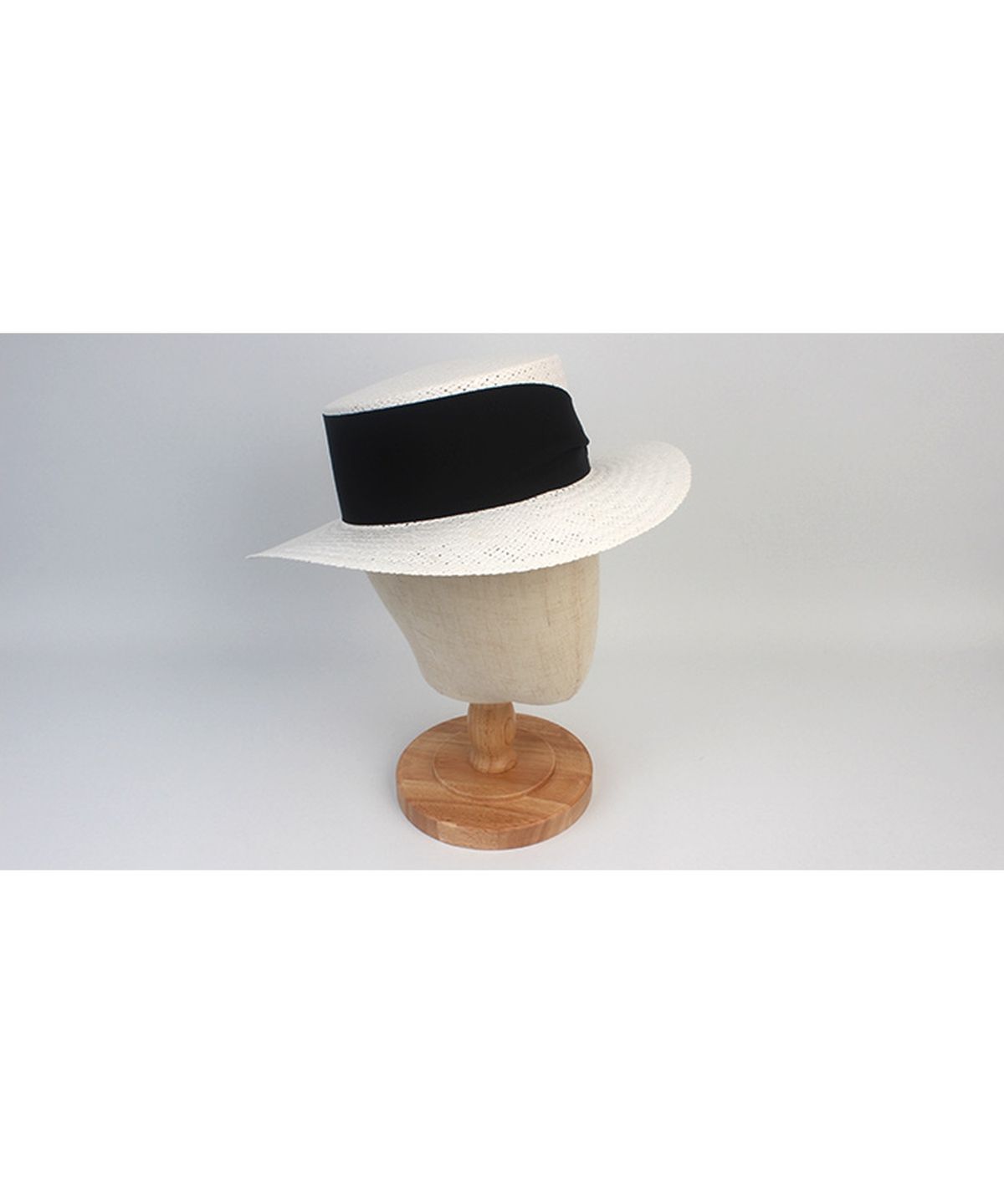 유니버셜 케미스트리(UNIVERSAL CHEMISTRY) Bold Line White Panama Hat 파나마햇