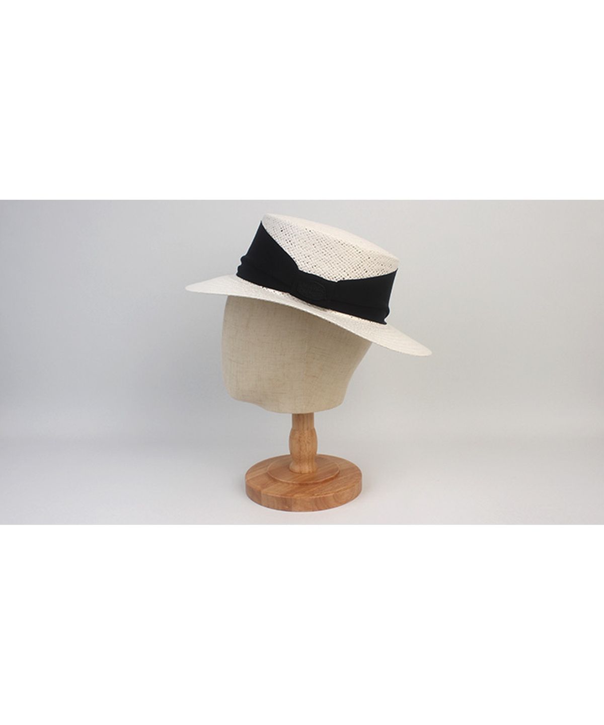유니버셜 케미스트리(UNIVERSAL CHEMISTRY) Bold Line White Panama Hat 파나마햇