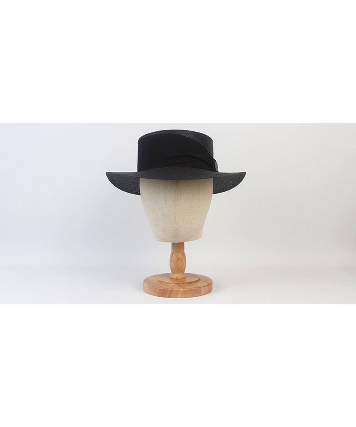 유니버셜 케미스트리(UNIVERSAL CHEMISTRY) Bold Line Black Panama Hat 파나마햇