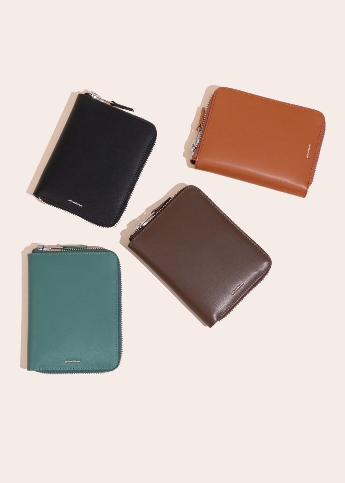디발리쎄(DVALISSE) PASSPORT WALLET
