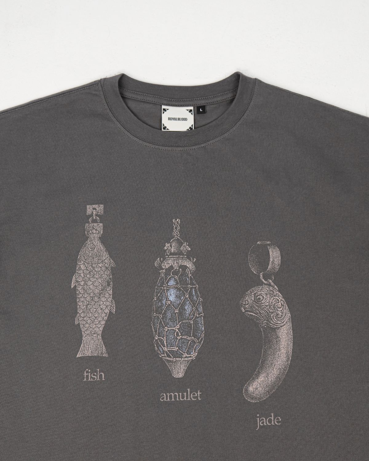 로얄블러드(ROYALBLOOD) Trinity Charm VTG Graphic T-Shirt