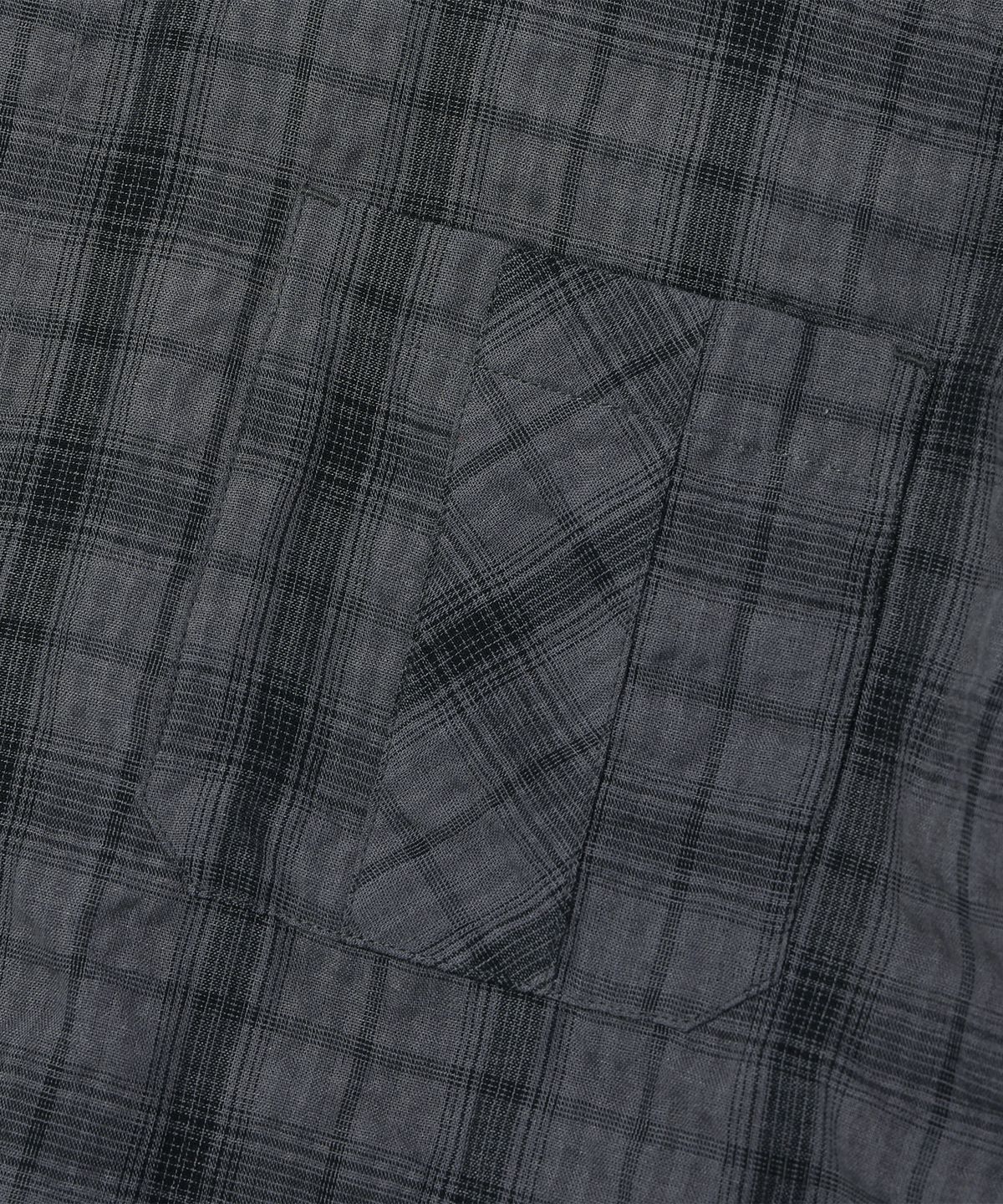 어노이드(ANNOYED) 시어서커 체크 반팔 셔츠 CHARCOAL (LP2YU370-075)