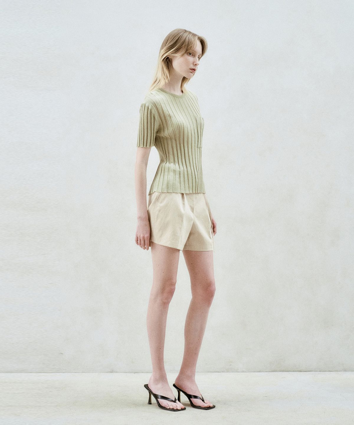 리이(RE RHEE) HALF SLEEVE RIBBED TOP AVOCADO