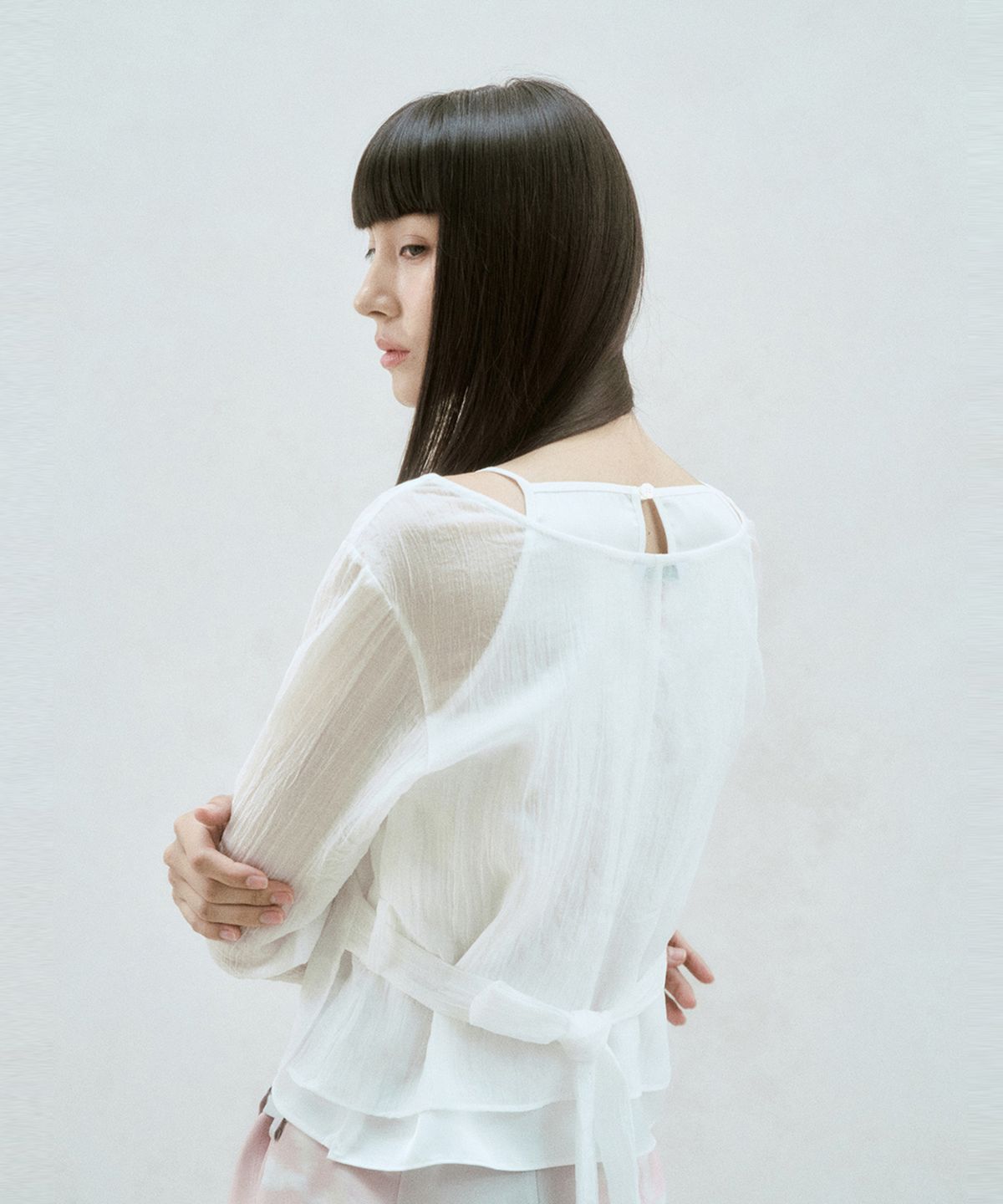 리이(RE RHEE) LAYERED SHEER PLEATED TOP