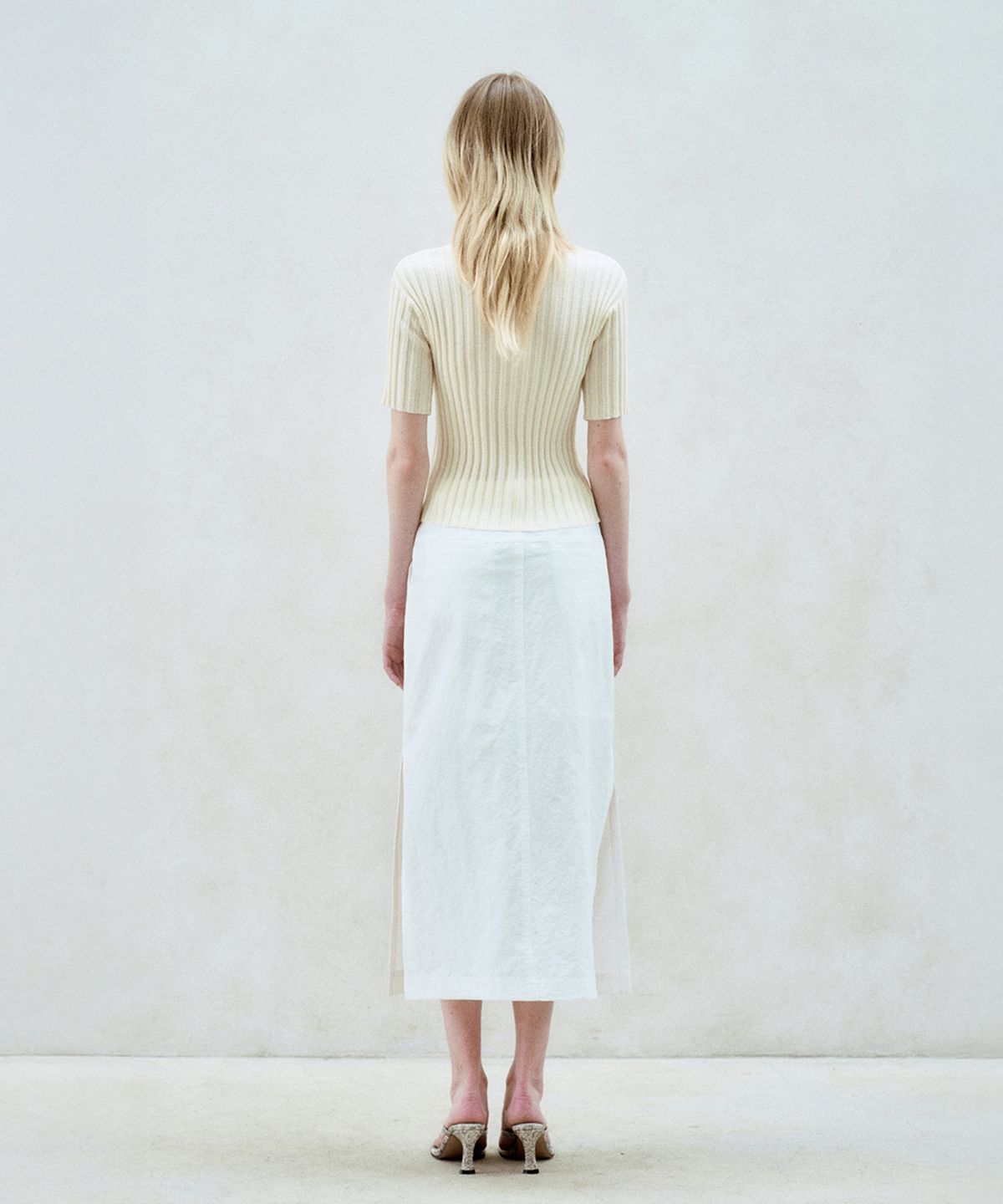 리이(RE RHEE) HALF SLEEVE RIBBED CARDIGAN VANILLA
