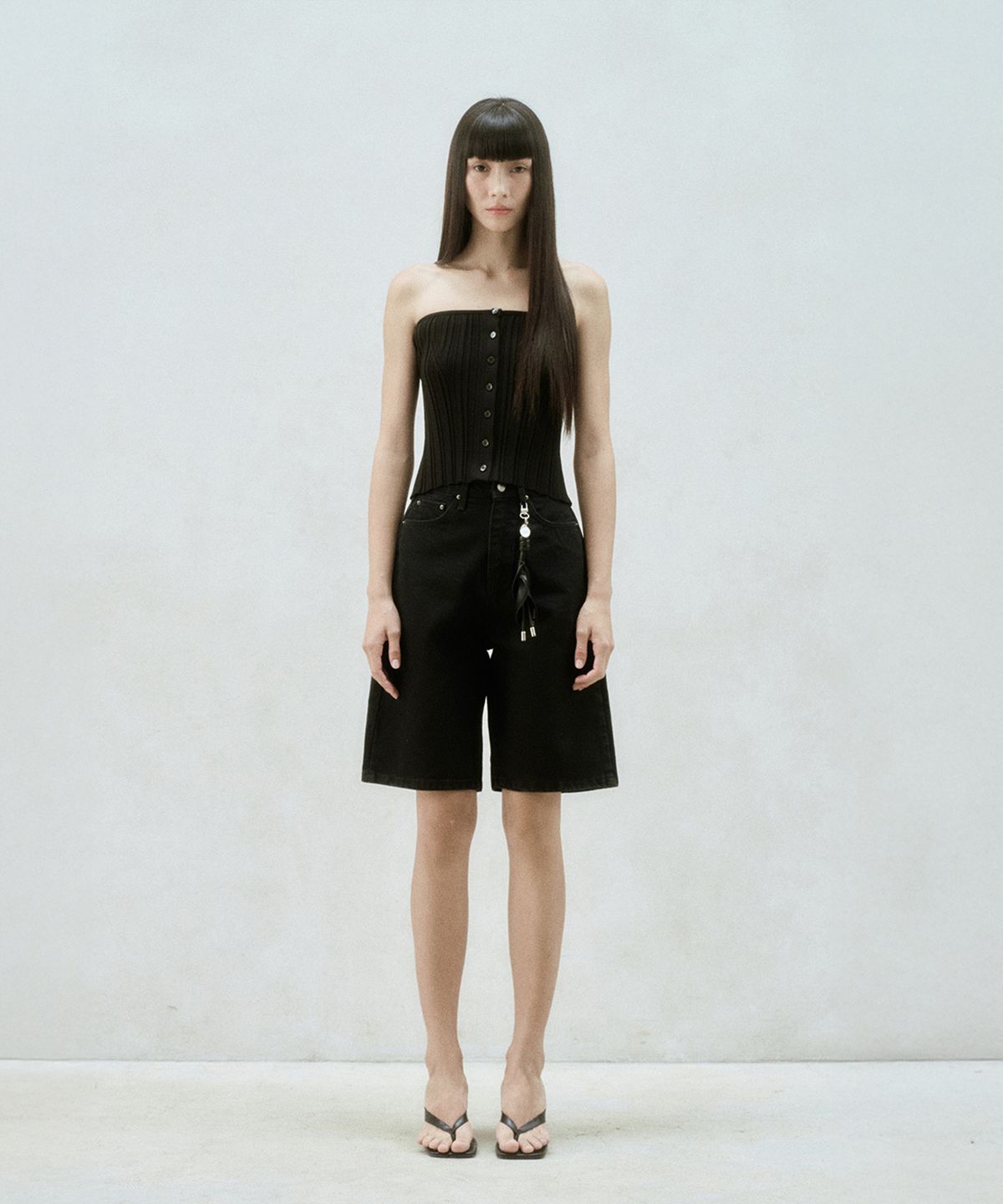 리이(RE RHEE) BUTTONED RIBBED TUBE TOP