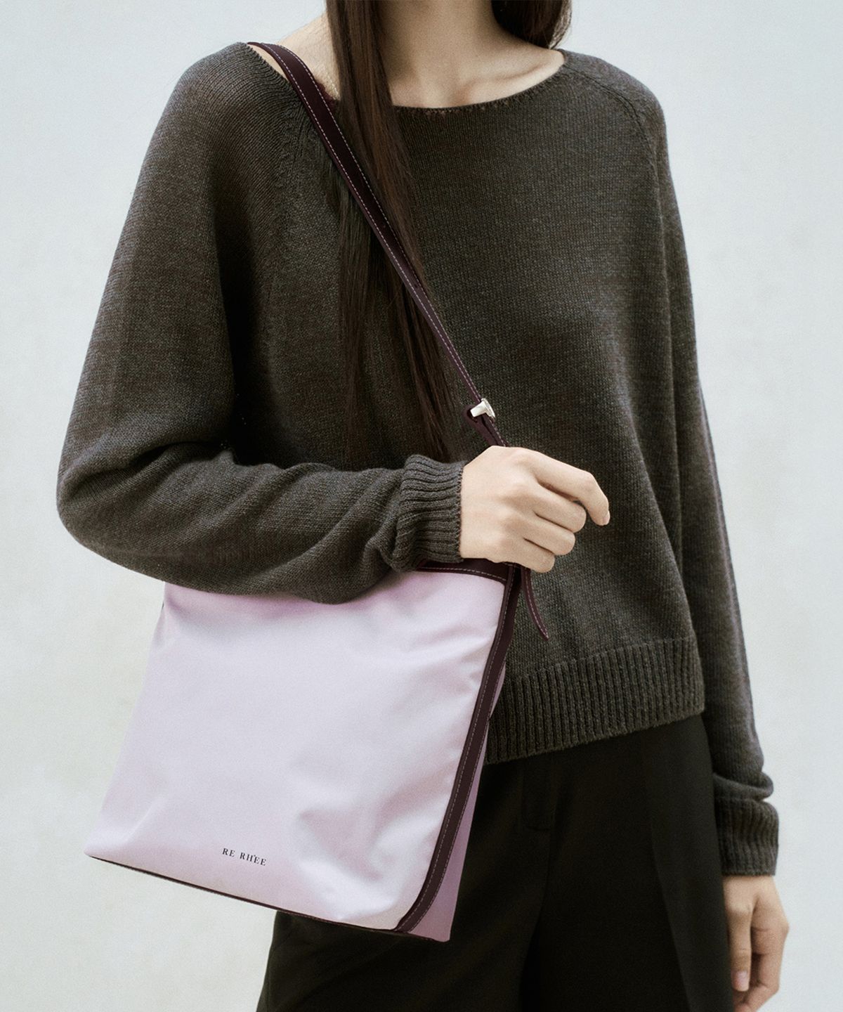 리이(RE RHEE) SQUARE NYLON SHOULDER BAG LAVENDER