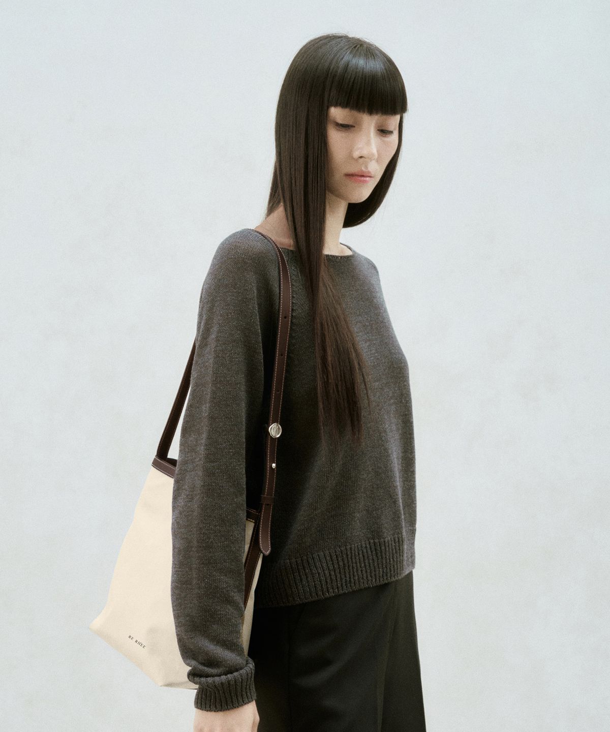 리이(RE RHEE) SQUARE NYLON SHOULDER BAG IVORY BEIGE
