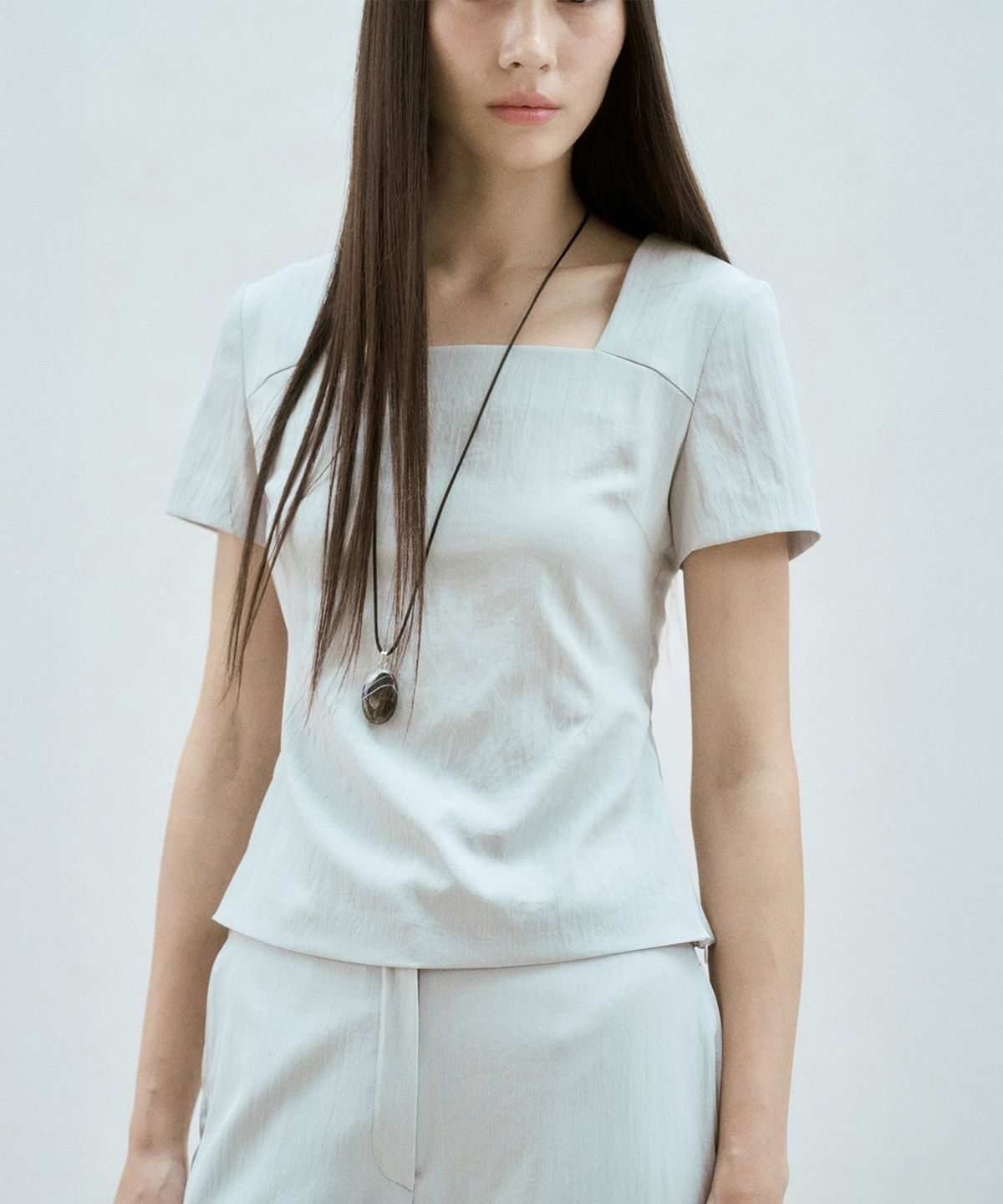 리이(RE RHEE) SQUARE NECK HALF SLEEVE TOP
