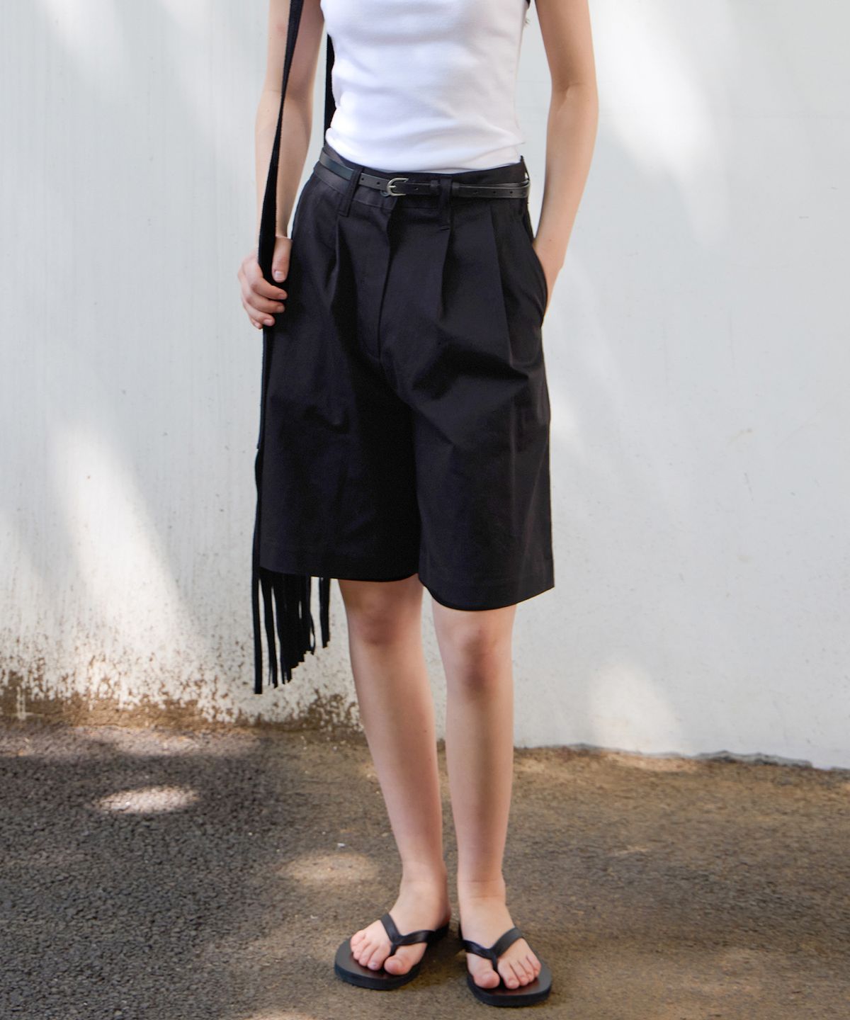 르바(LEVAR) Essential Cotton Half Pants - Black
