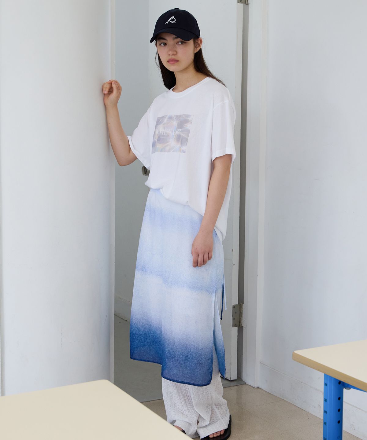 르바(LEVAR) Gradation Layered Skirt - Gradation Navy