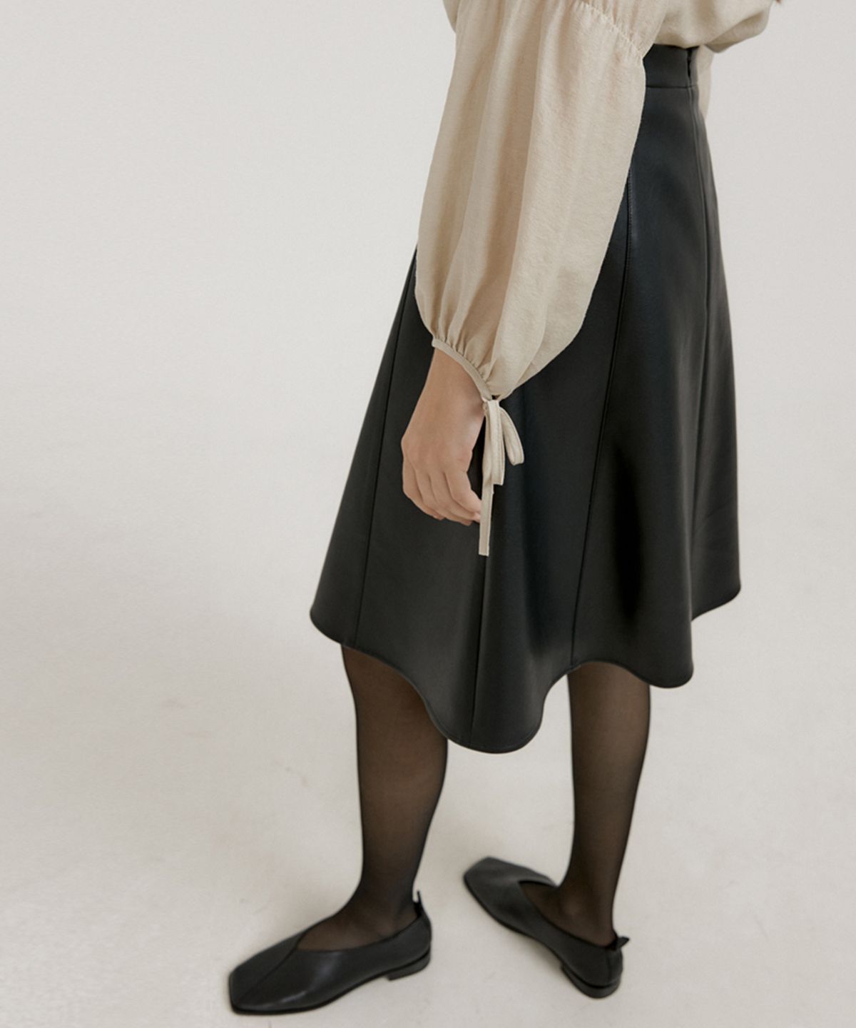 오떼뜨(OCTETTE) LEATHER FLARE SK_BLACK