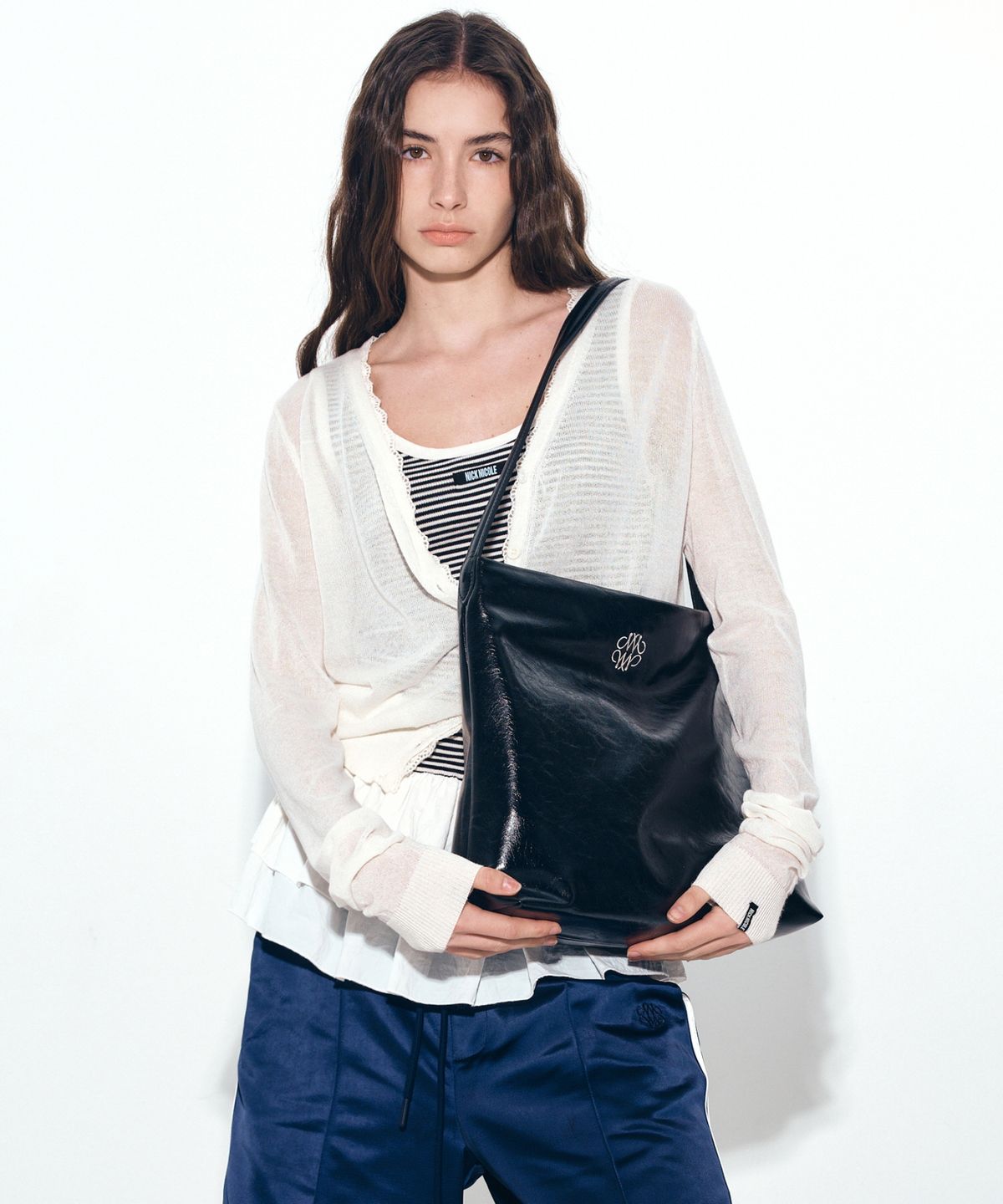 닉앤니콜(NICK&NICOLE) ESSENTIAL LEATHER SQUARE BAG_BLACK
