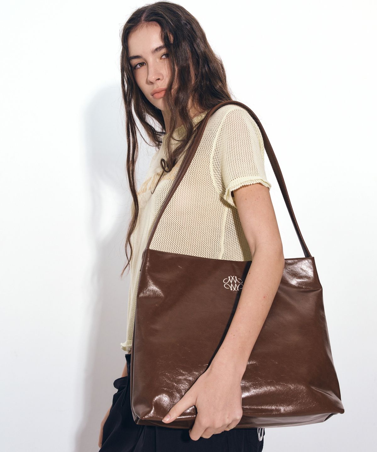 닉앤니콜(NICK&NICOLE) ESSENTIAL LEATHER SQUARE BAG_BROWN