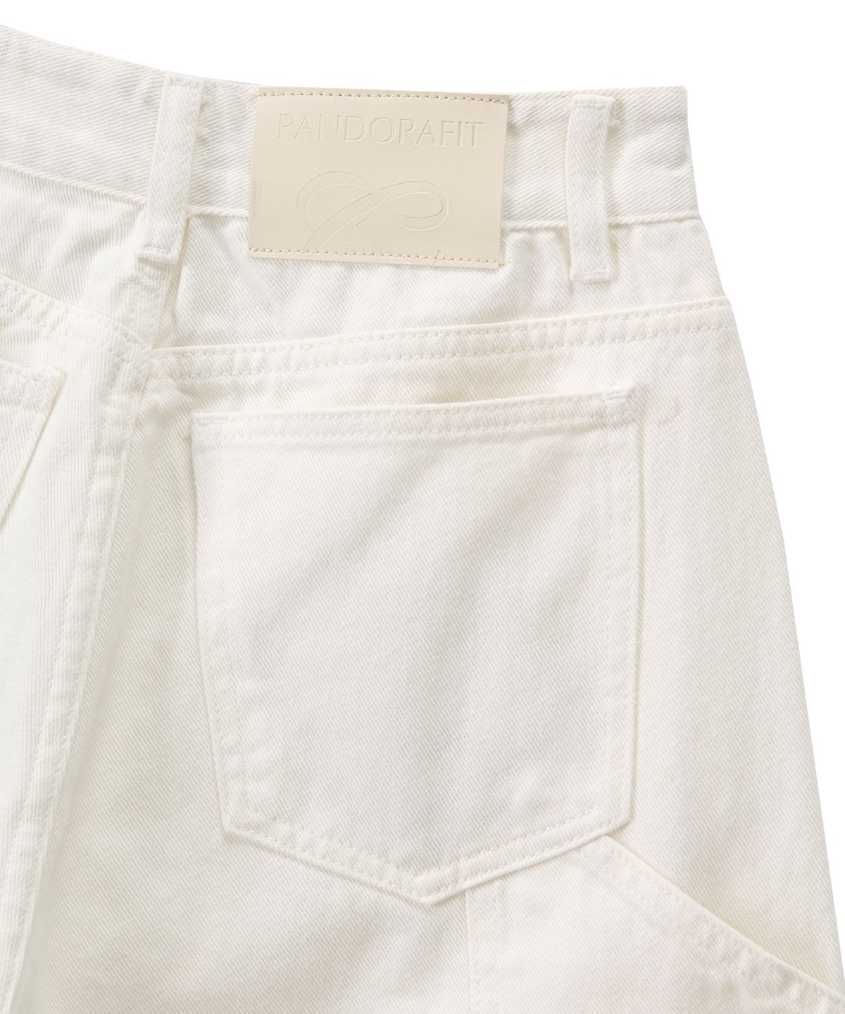 판도라핏(PANDORAFIT) White Carpenter Bermuda Pants (white)