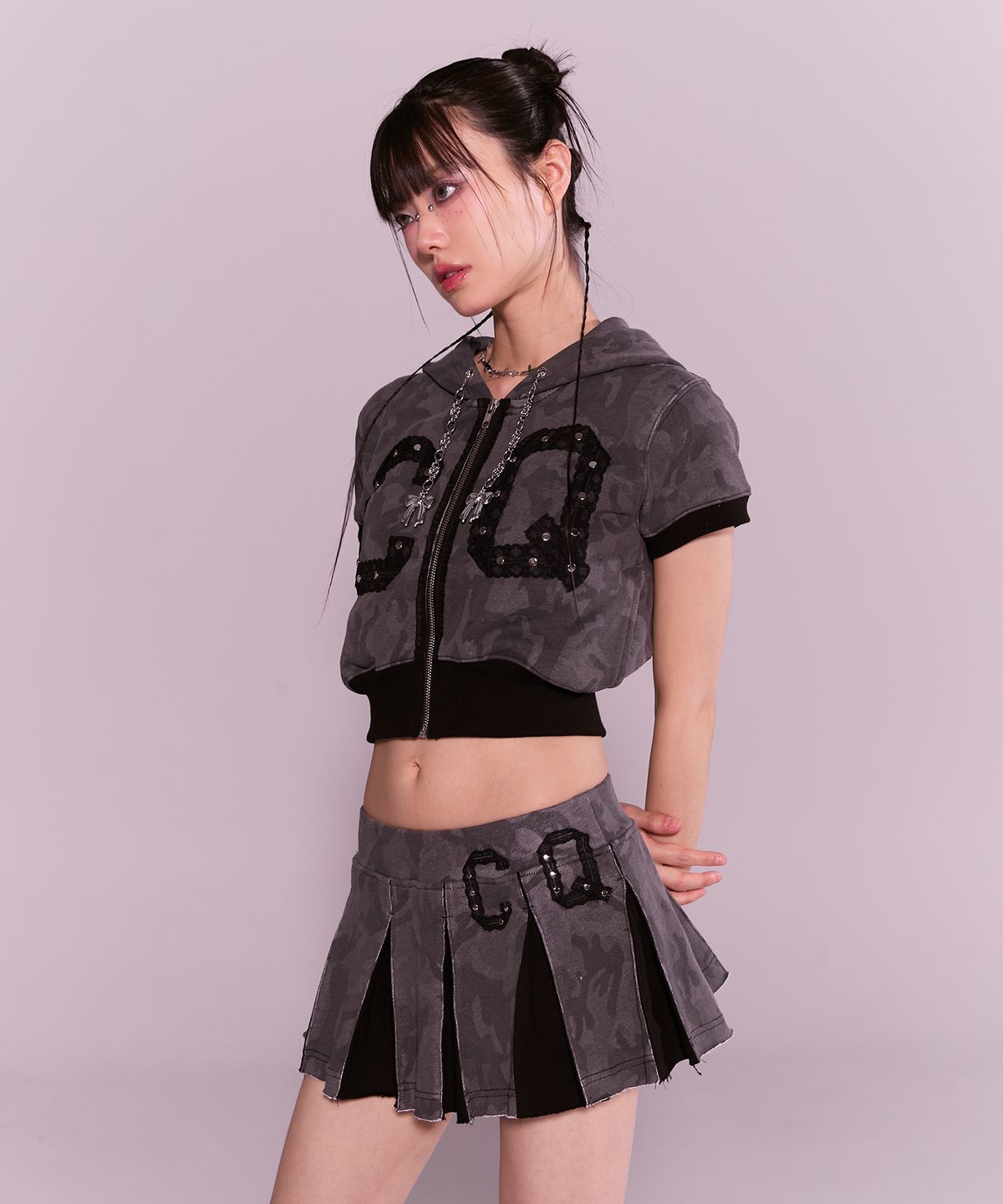 체리퀴리(CHERRYQUIRI) CQ lace stud pleats sk - charcoal camo