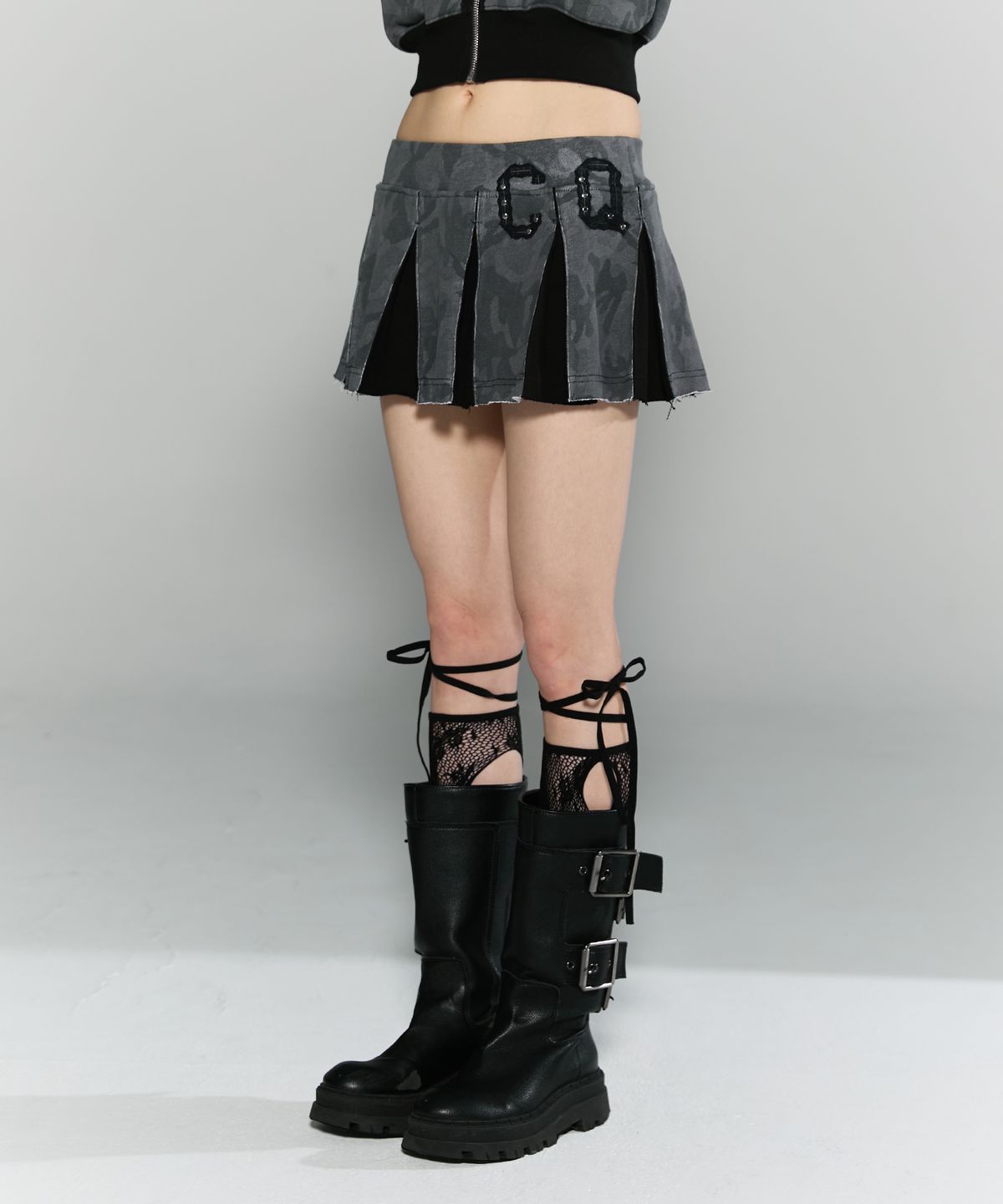 체리퀴리(CHERRYQUIRI) CQ lace stud pleats sk - charcoal camo