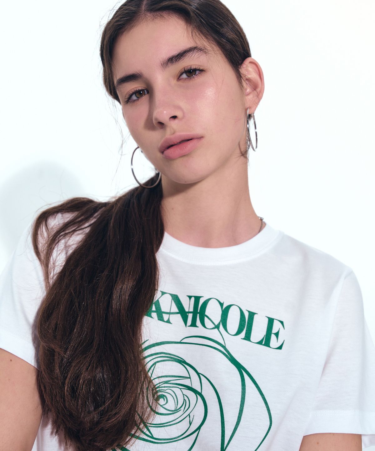 닉앤니콜(NICK&NICOLE) ROSE NICOLE LABEL SLIM TOP_WHITE GREEN