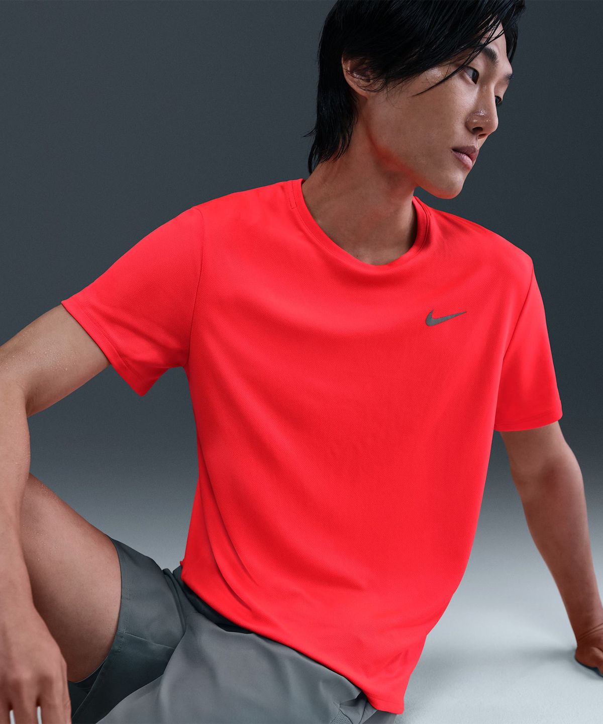 나이키(NIKE) 드라이 핏 UV 마일러 반소매 러닝 탑 M - 브라이트 크림슨 / DV9316-635
