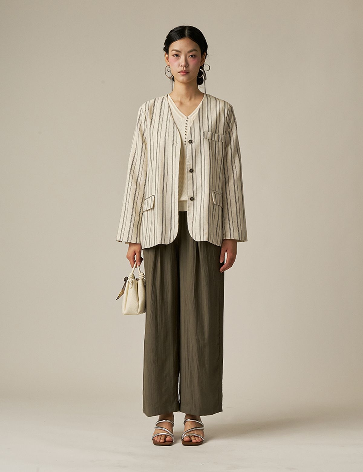 조선(JOSUN) 린넨 스트라이프 v넥의 싱글 자켓