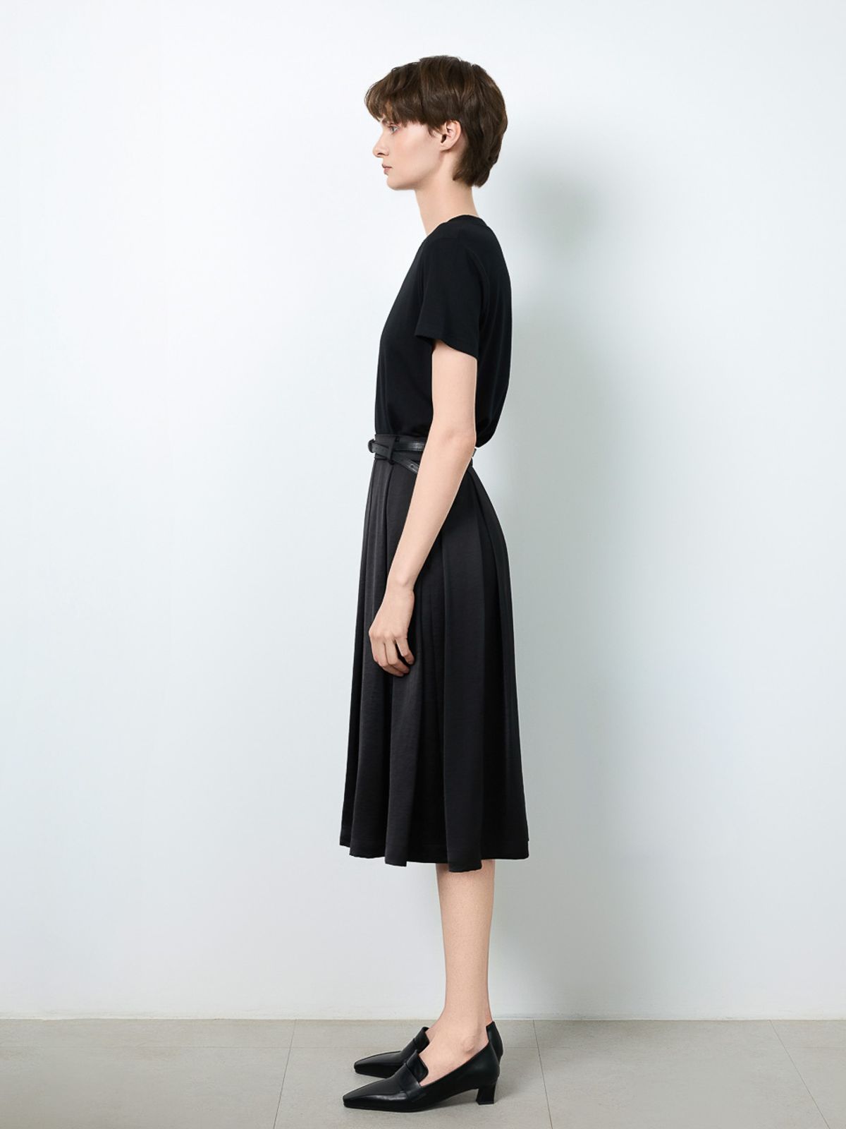 로에(LEAUET) Belle Black Pleated Midi Skirt (Belt Set)