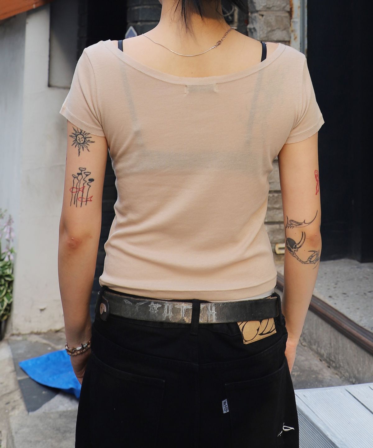 크루치(KRUCHI) SO WHAT Half Sleeve T-shirt (BEIGE) WOMENS