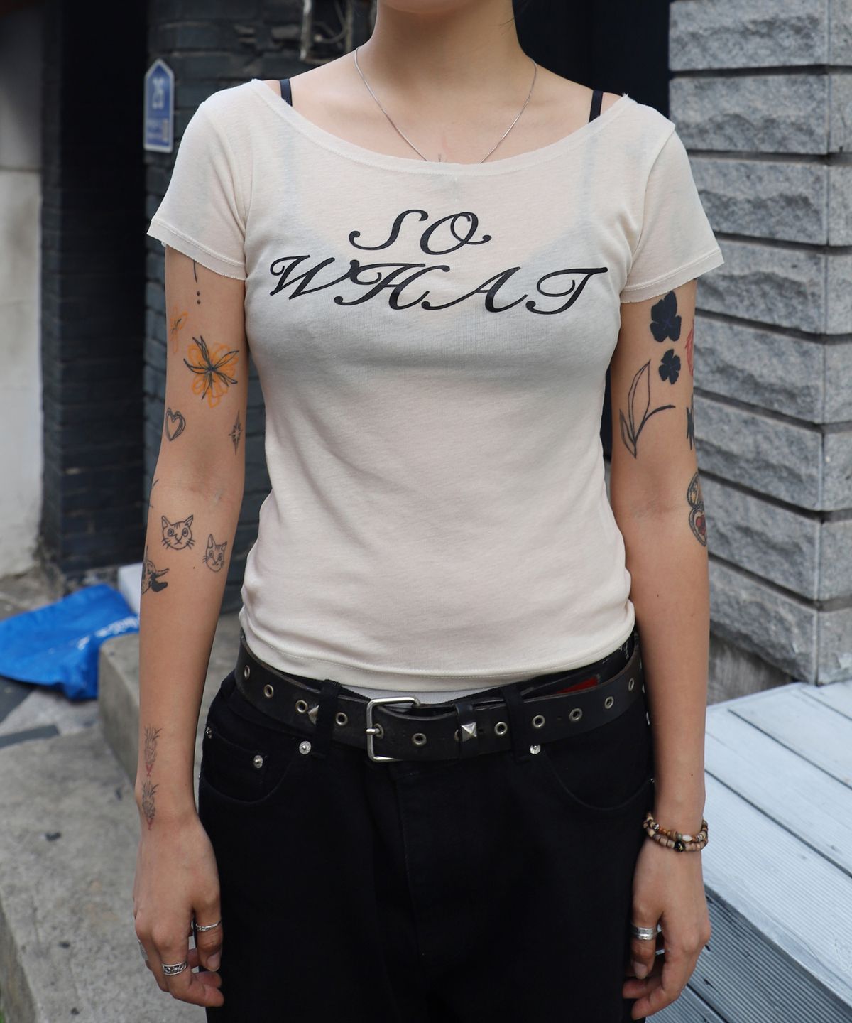 크루치(KRUCHI) SO WHAT Half Sleeve T-shirt (CREAM) WOMENS