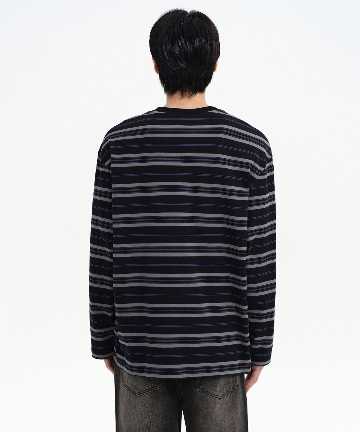 무신사 스탠다드(MUSINSA STANDARD) 멀티 스트라이프 릴렉스드 긴소매 티셔츠 3 [블랙]