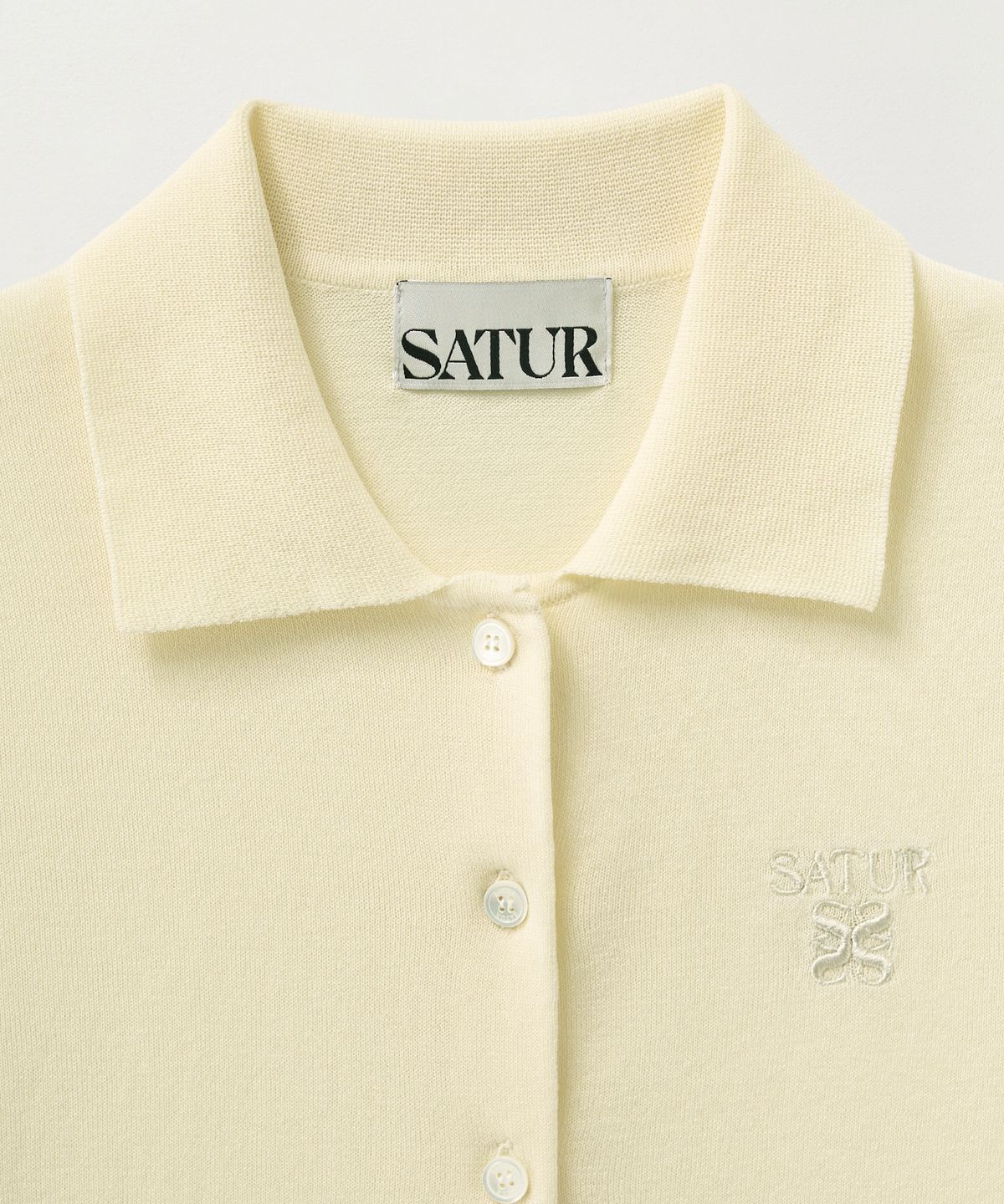 세터(SATUR) (W) 라이트 웨이트 칼라 하프 가디건 크림