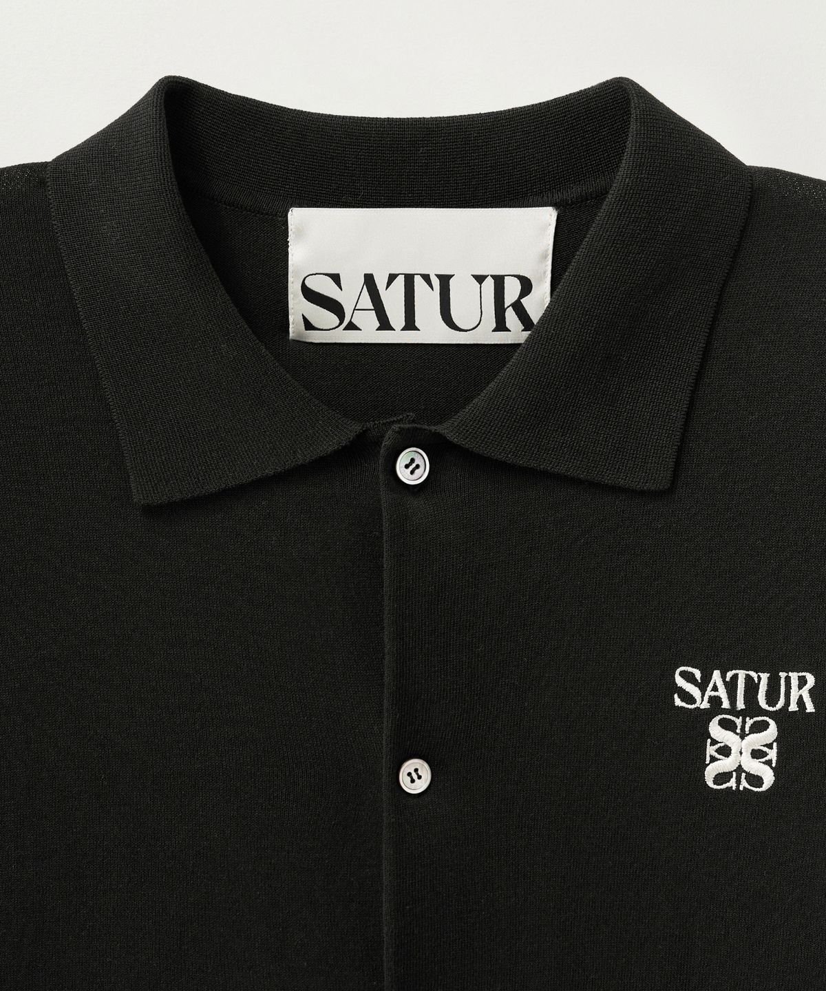세터(SATUR) 라이트 웨이트 칼라 하프 가디건 블랙