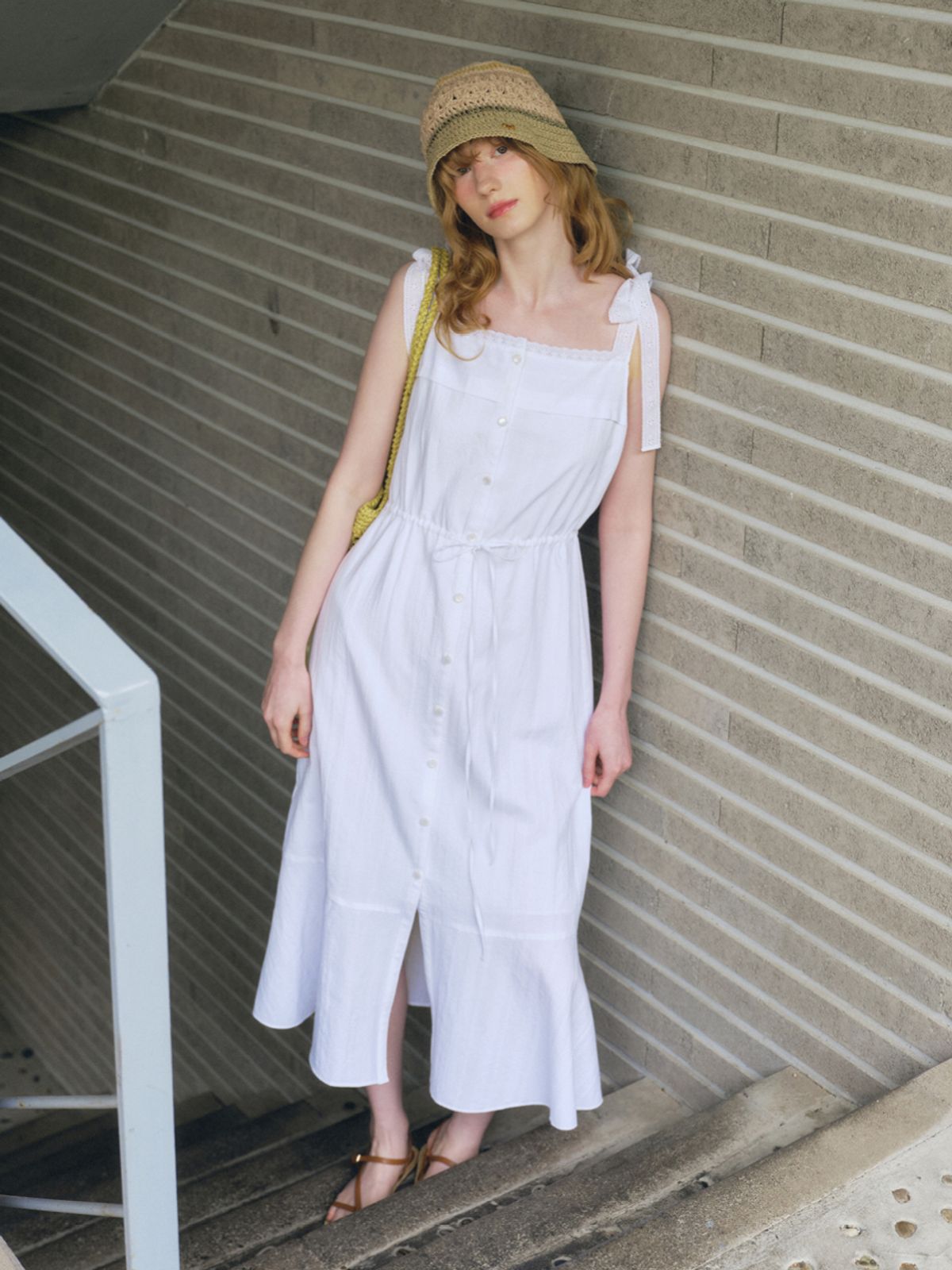 오앨(OUEL) LACE STRAP BUTTON-UP LONG DRESS_WHITE