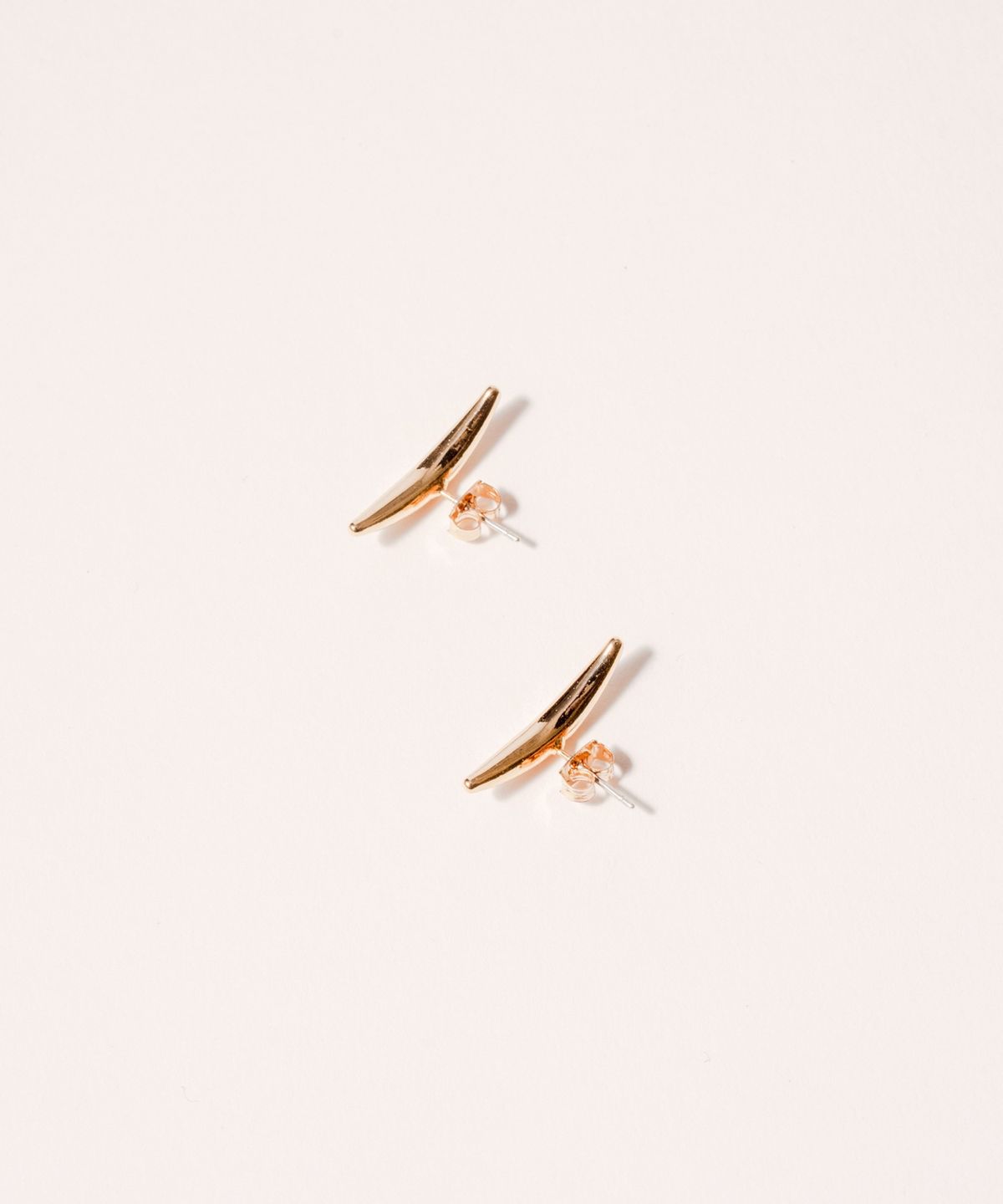 노비스도쿄(NOVICE TOKYO) 초승달 스터드 피어스 Crescent Moon Studs Pierce / Gold