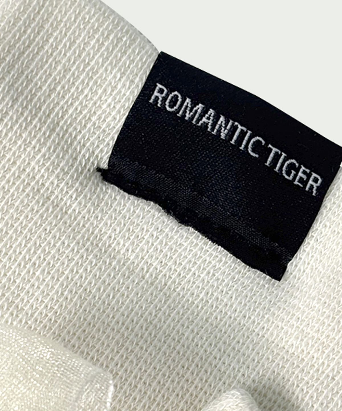 로맨틱타이거(ROMANTIC TIGER) double bow socks white