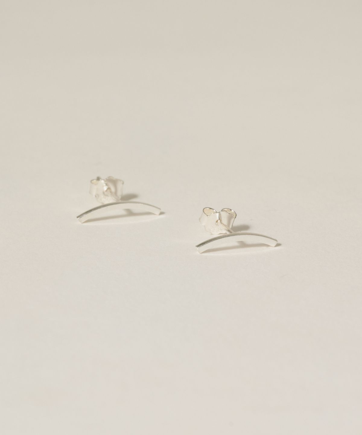 노비스도쿄(NOVICE TOKYO) 미니 커브 스틱 피어스 Mini Curve Stick Pierce［ Silver 925 ] / Silver