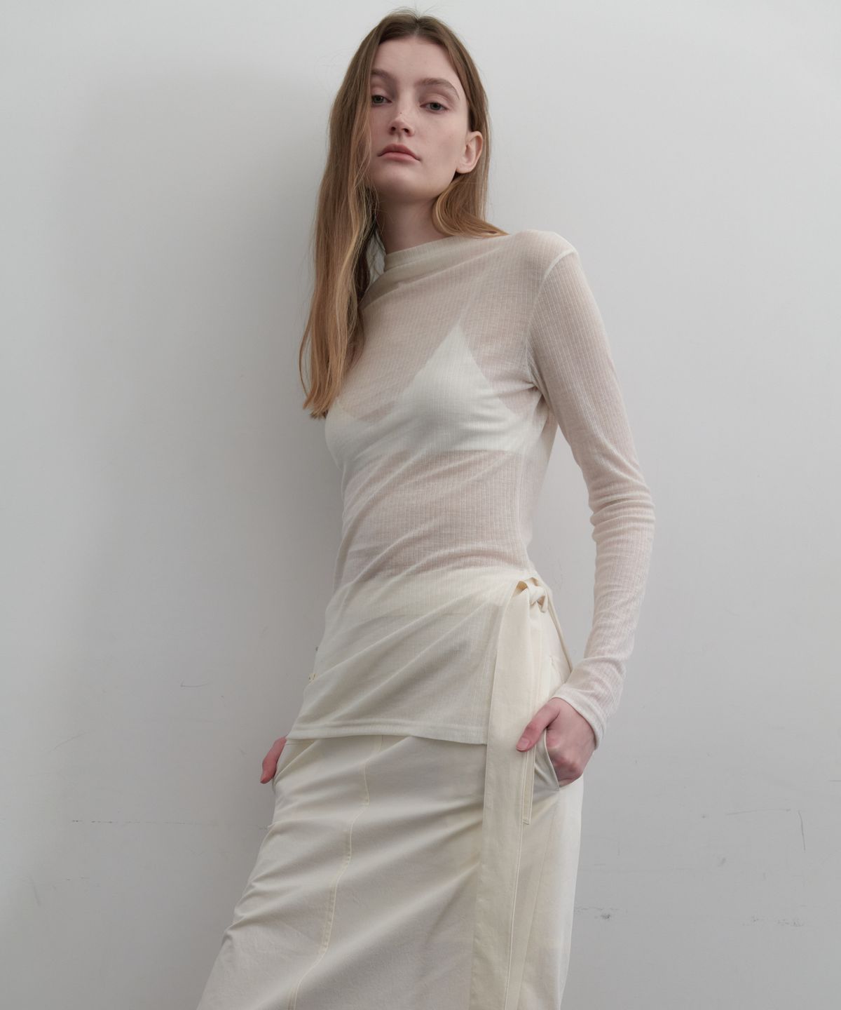앤테(AENTE) Sheer slit t-shirt - Ivory