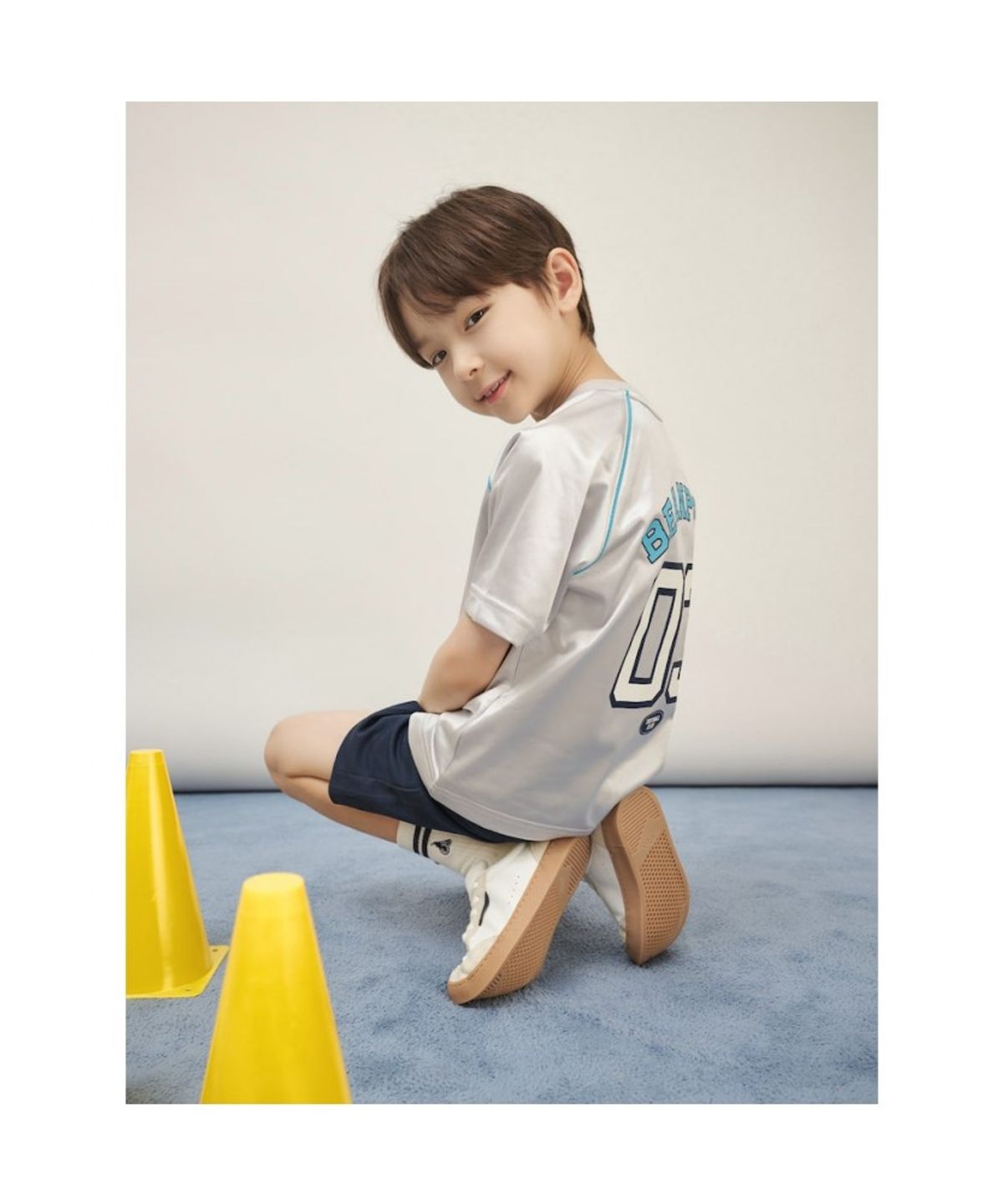 빈폴 키즈(BEANPOLE KIDS) BP FOOTBALL CLUB 메쉬 라글란 그래픽 티셔츠  라이트 그레이 (BI5642U942)