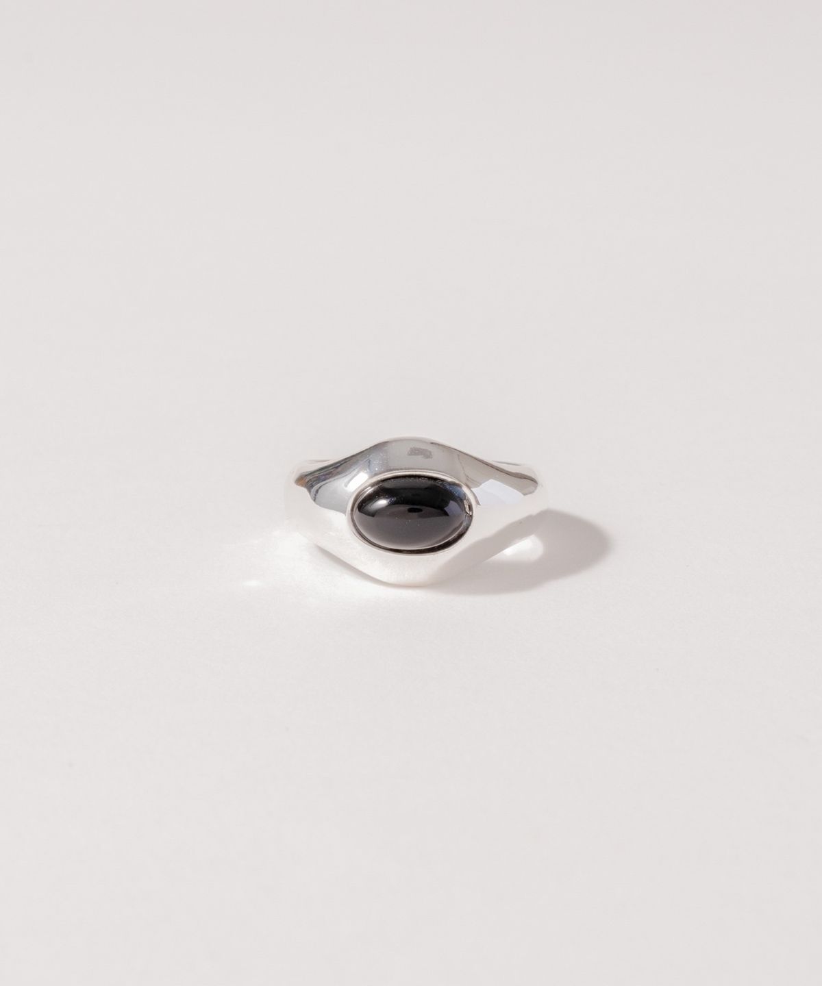 노비스도쿄(NOVICE TOKYO) 오벌 스톤 모티프 링 Oval Stone Motif Ring / Silver
