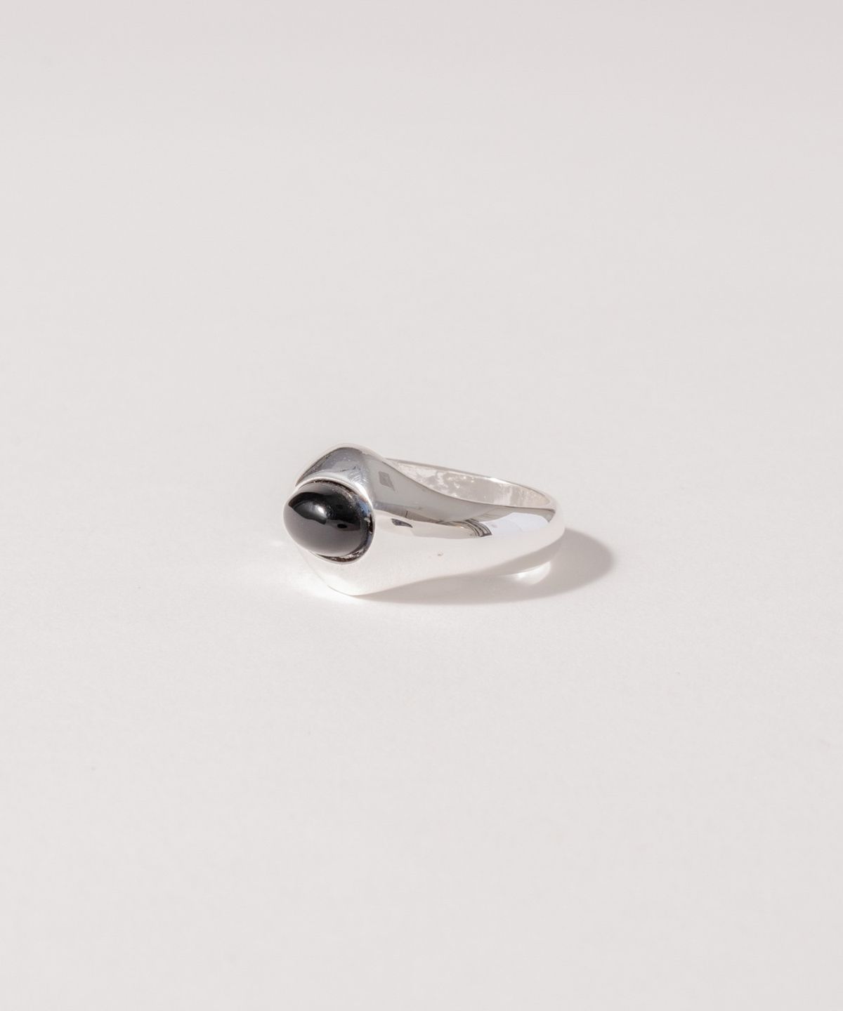 노비스도쿄(NOVICE TOKYO) 오벌 스톤 모티프 링 Oval Stone Motif Ring / Silver