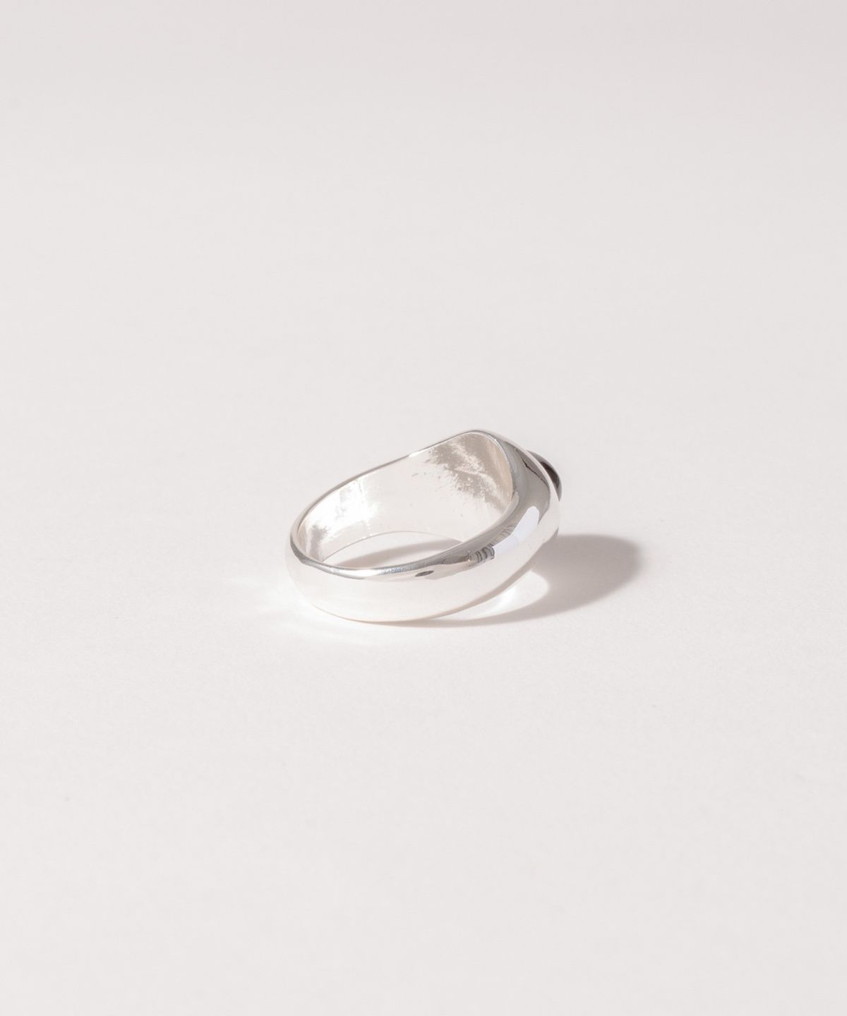 노비스도쿄(NOVICE TOKYO) 오벌 스톤 모티프 링 Oval Stone Motif Ring / Silver