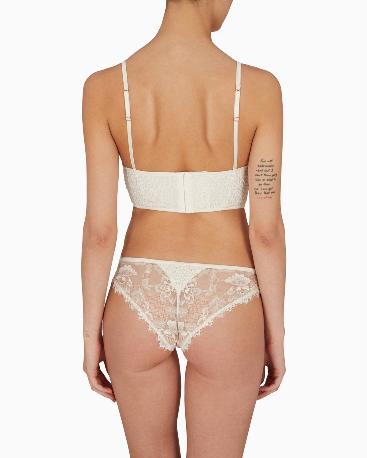 엠포리오 아르마니 언더웨어(EMPORIO ARMANI UNDERWEAR) 여성 메탈릭 플라워 새틴 브리프_아이보리 0825111531