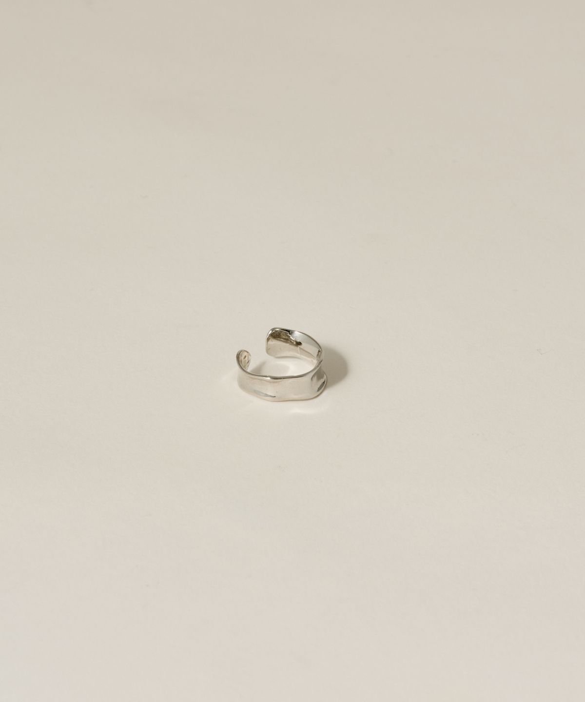 노비스도쿄(NOVICE TOKYO) 플리츠 이어커프 Pleat Ear Cuff / Silver