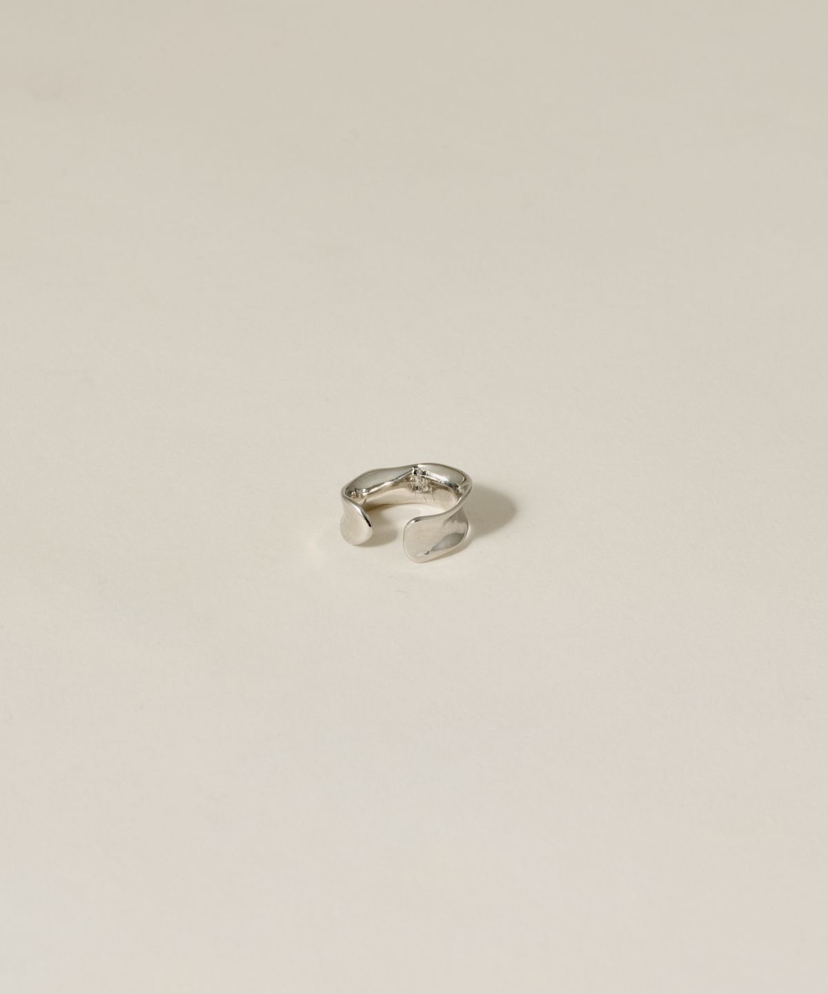노비스도쿄(NOVICE TOKYO) 플리츠 이어커프 Pleat Ear Cuff / Silver